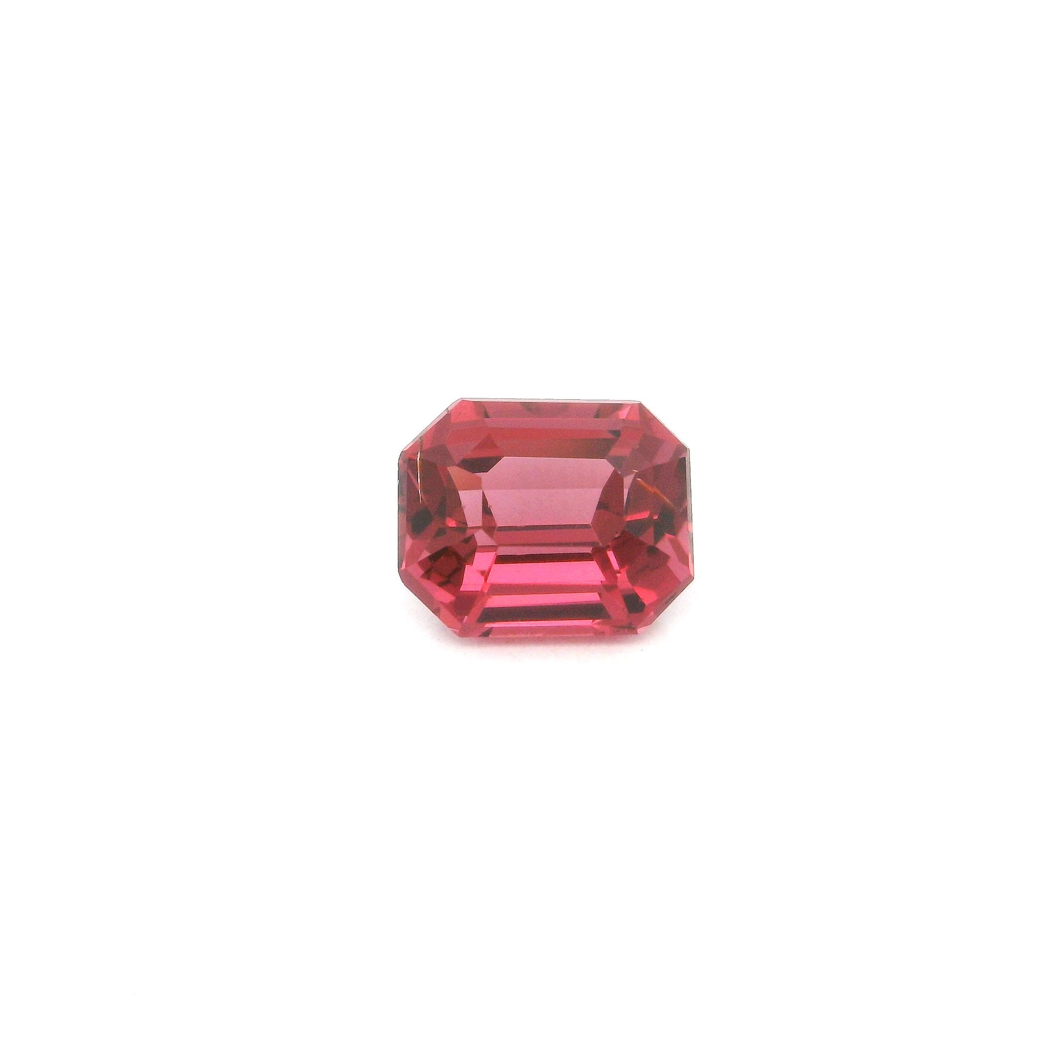 Granat 1,54 ct, różowy, szlif ośmiokątny