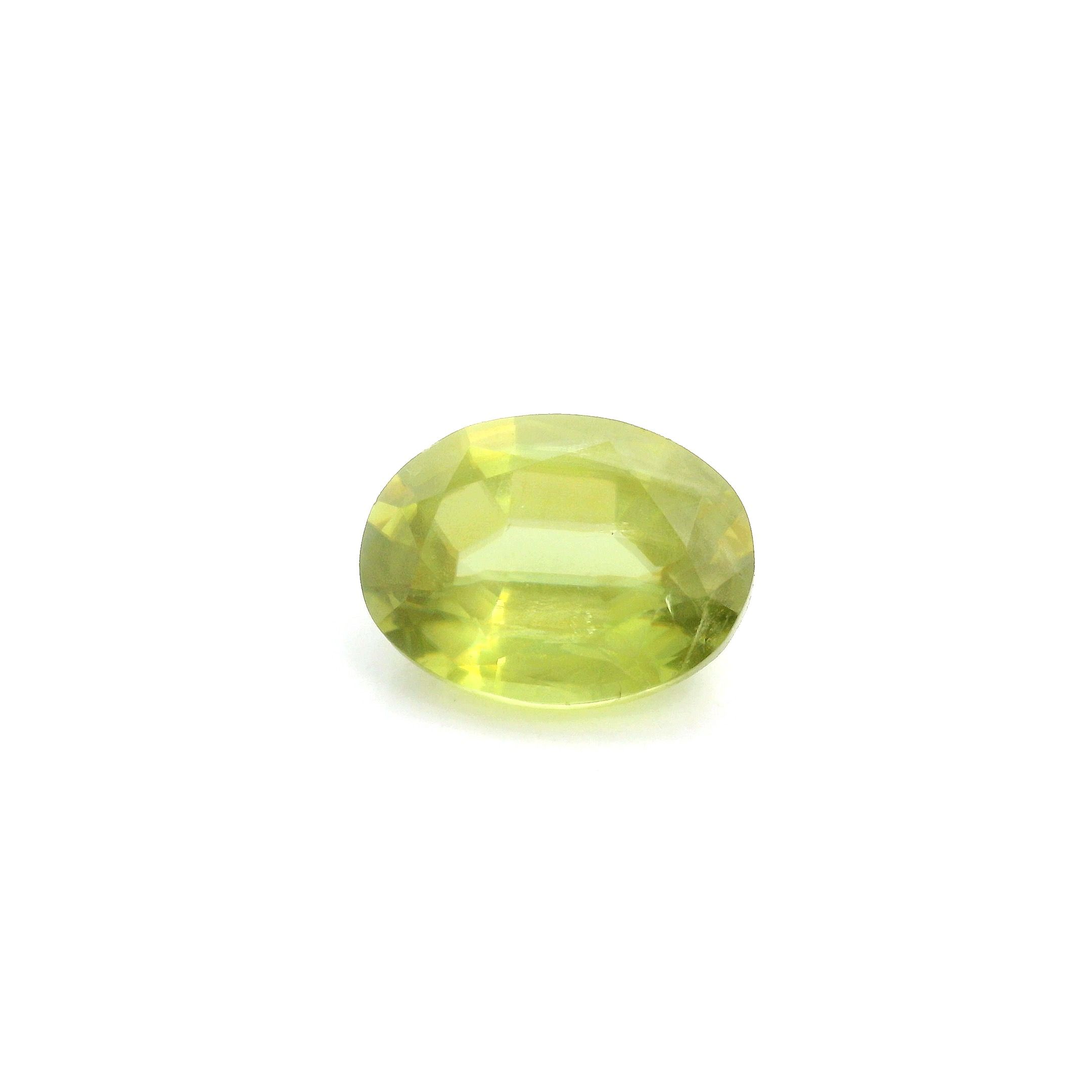 Sfen 2,07 ct, zielony, szlif owalny