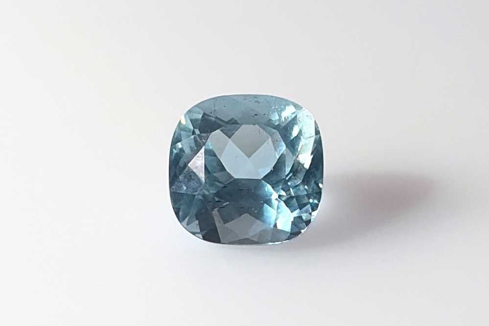 Akwamaryn 3,11 ct, niebieski, szlif cushion