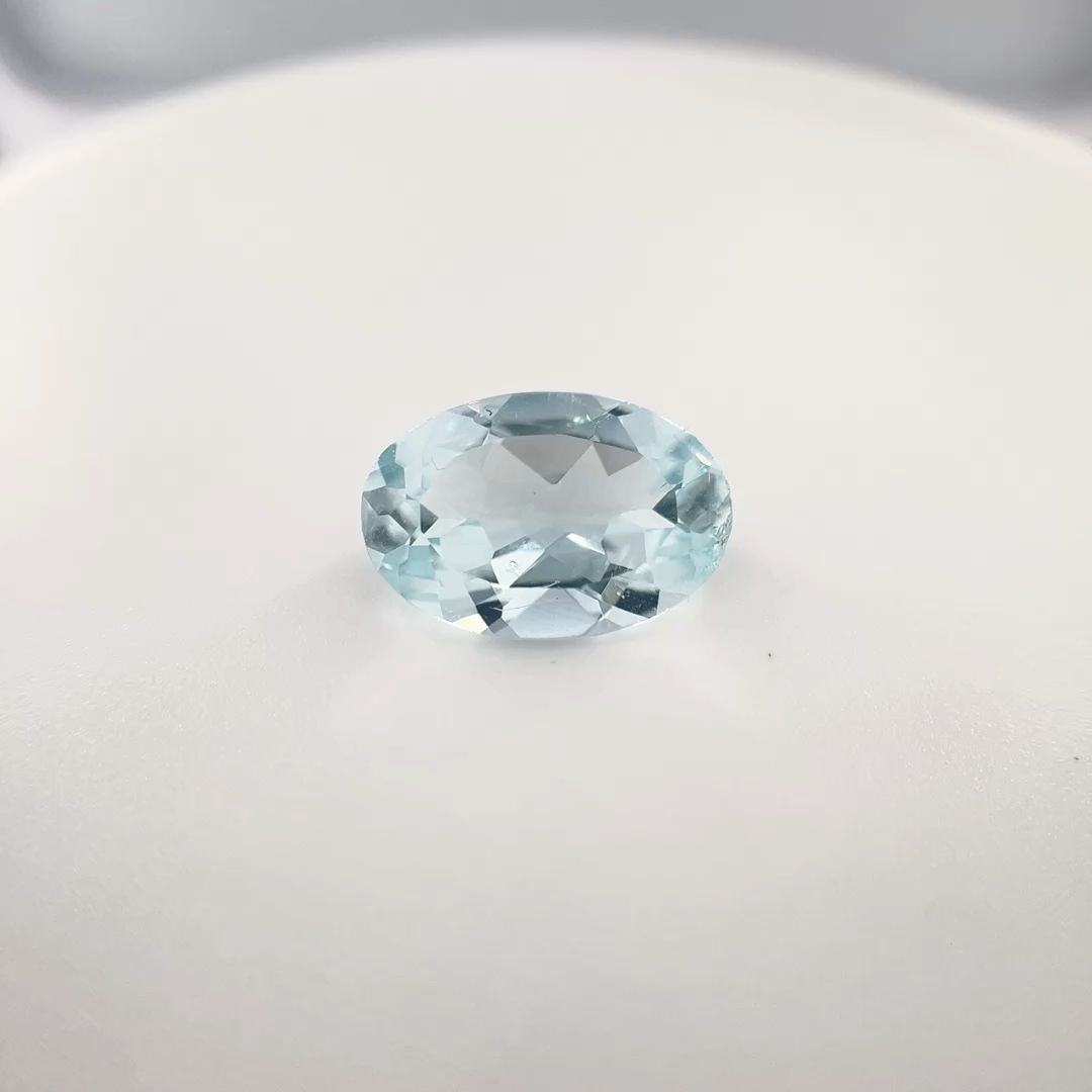 Akwamaryn 2,74 ct, niebieski, szlif owalny
