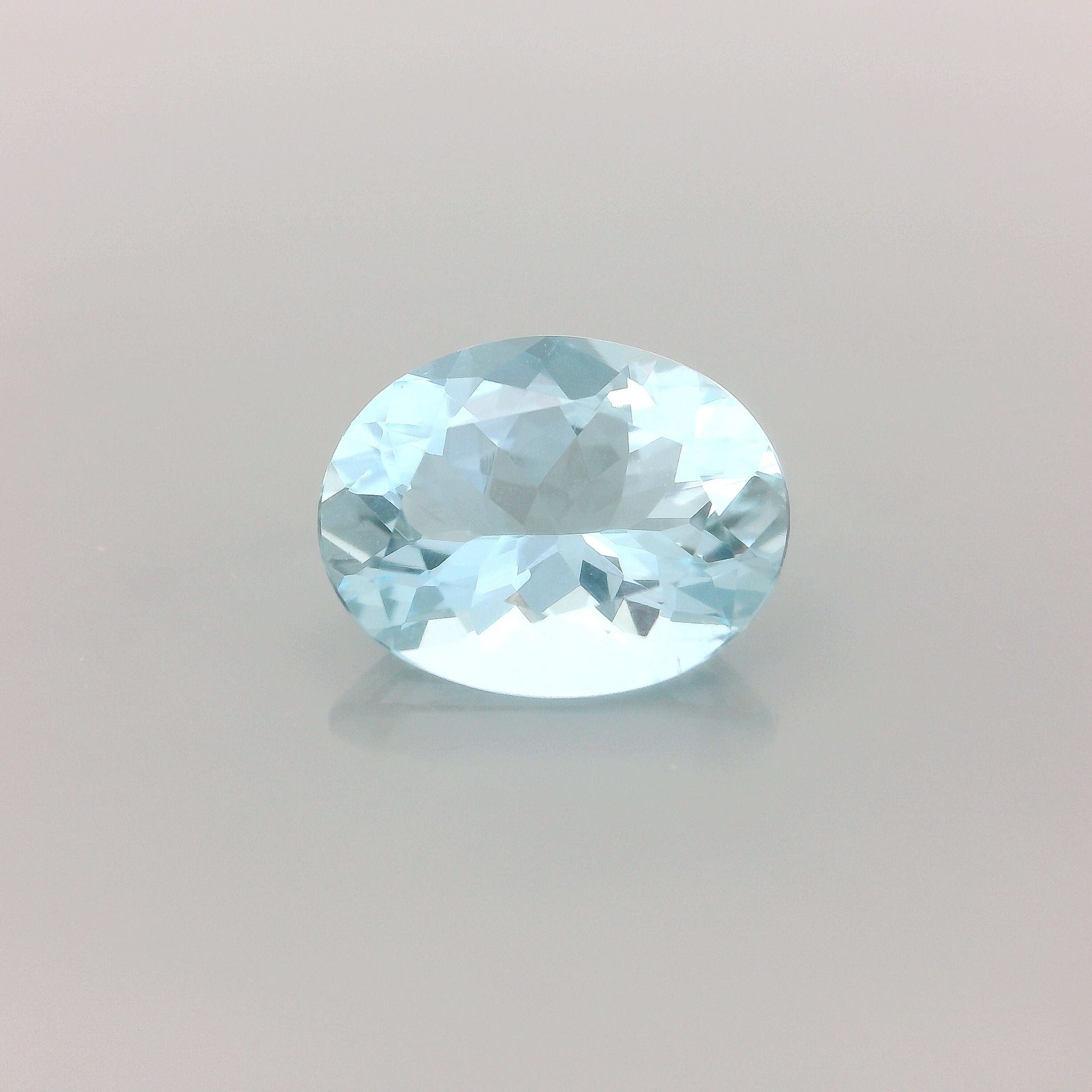 Akwamaryn 1,51 ct, niebieski, szlif owalny