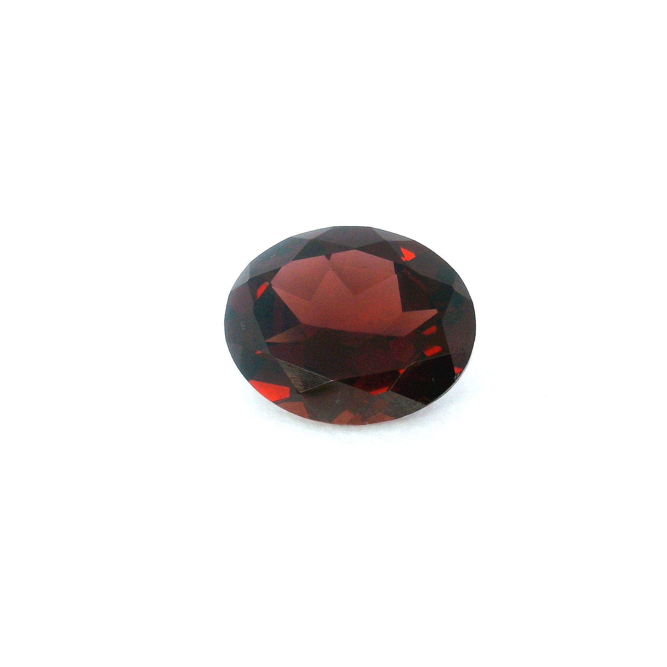3.88 ct Oval garnet