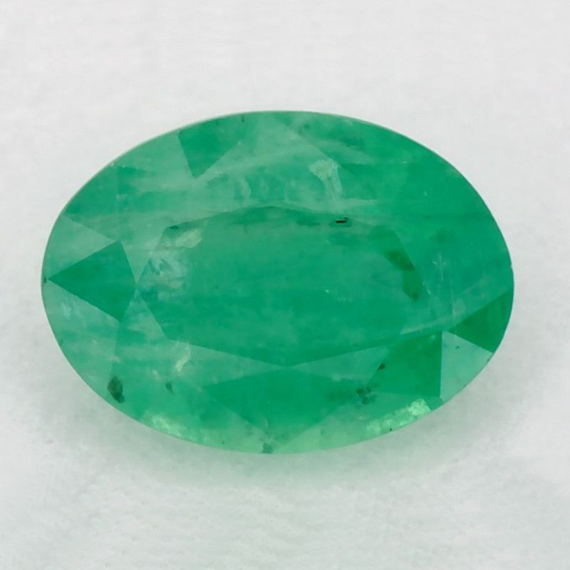 Szmaragd 1,08 ct, zielony, szlif owalny