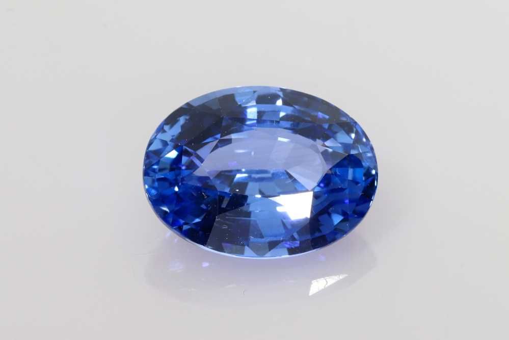Szafir 7,52 ct, niebieski, szlif owalny