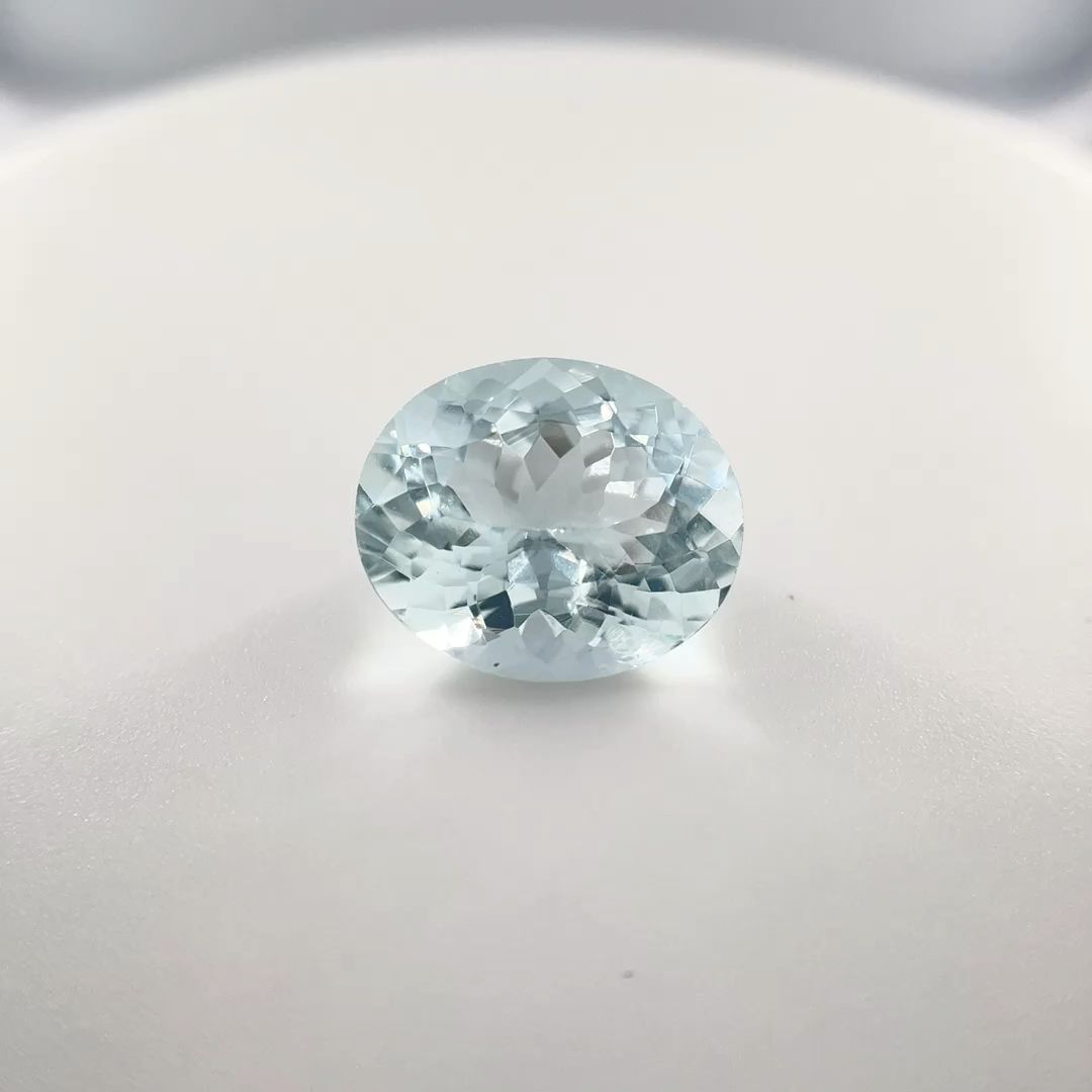 Akwamaryn 4,41 ct, niebieski, szlif owalny