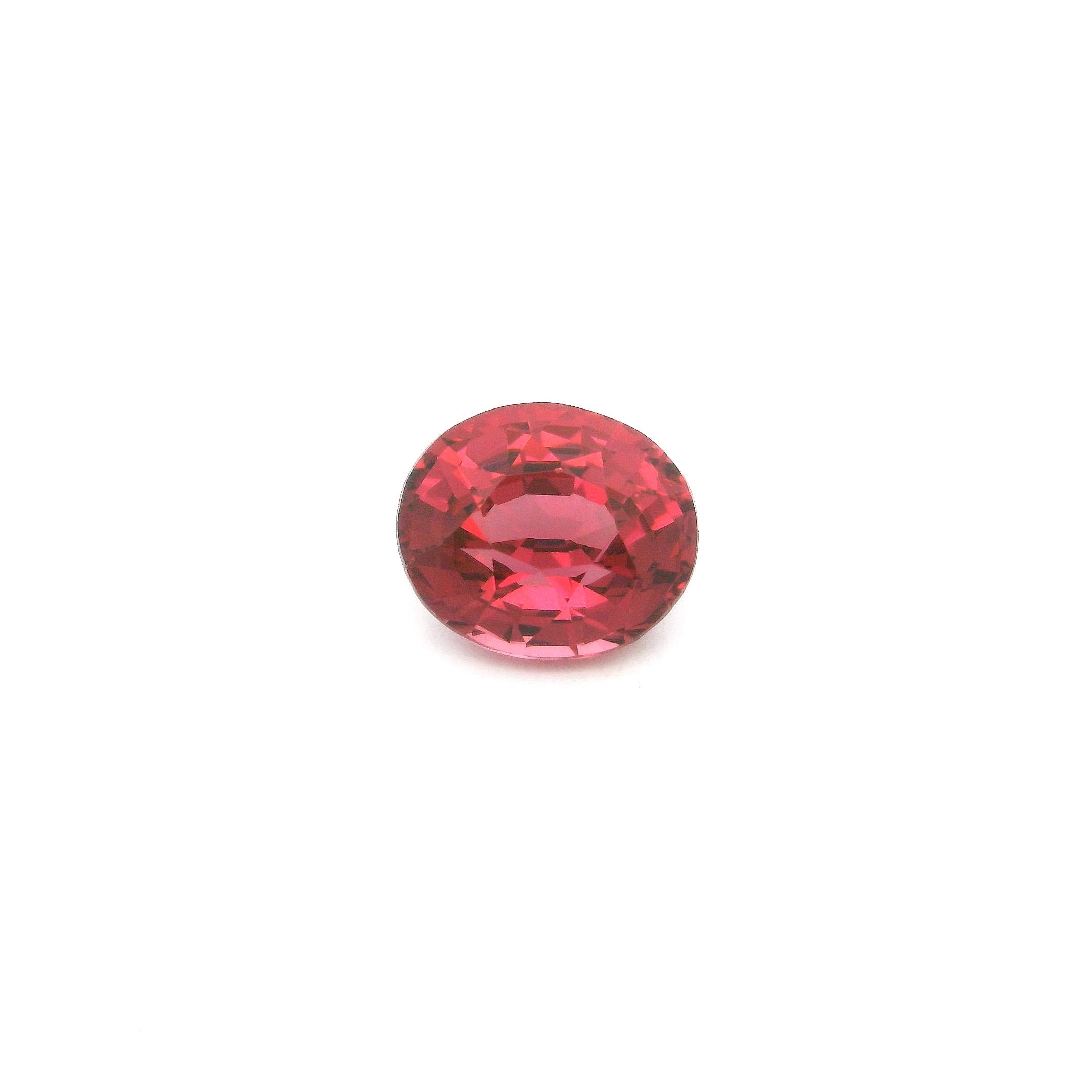 Granat 2,02 ct, różowy, szlif owalny