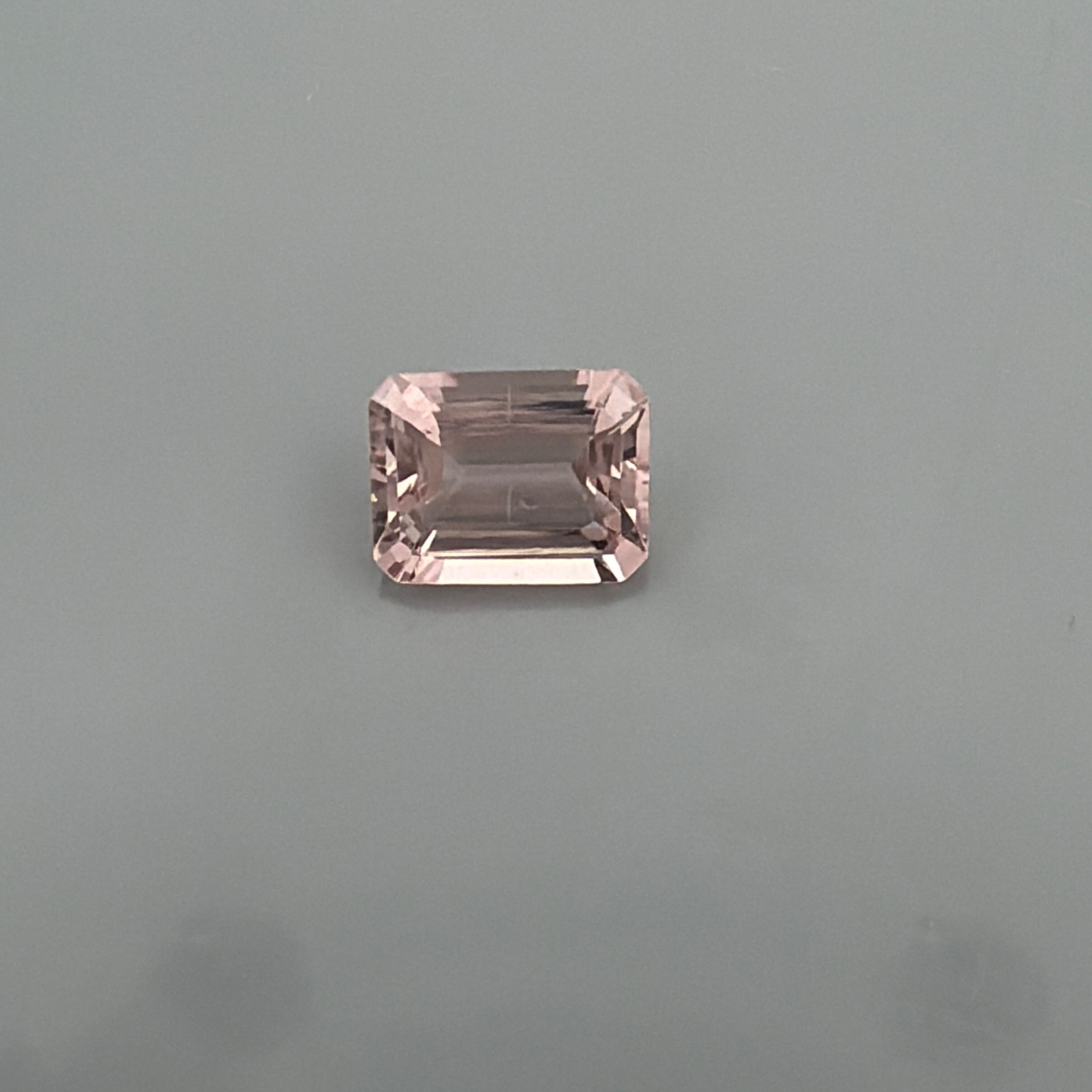 Morganit 1,94 ct, różowy, szlif ośmiokątny