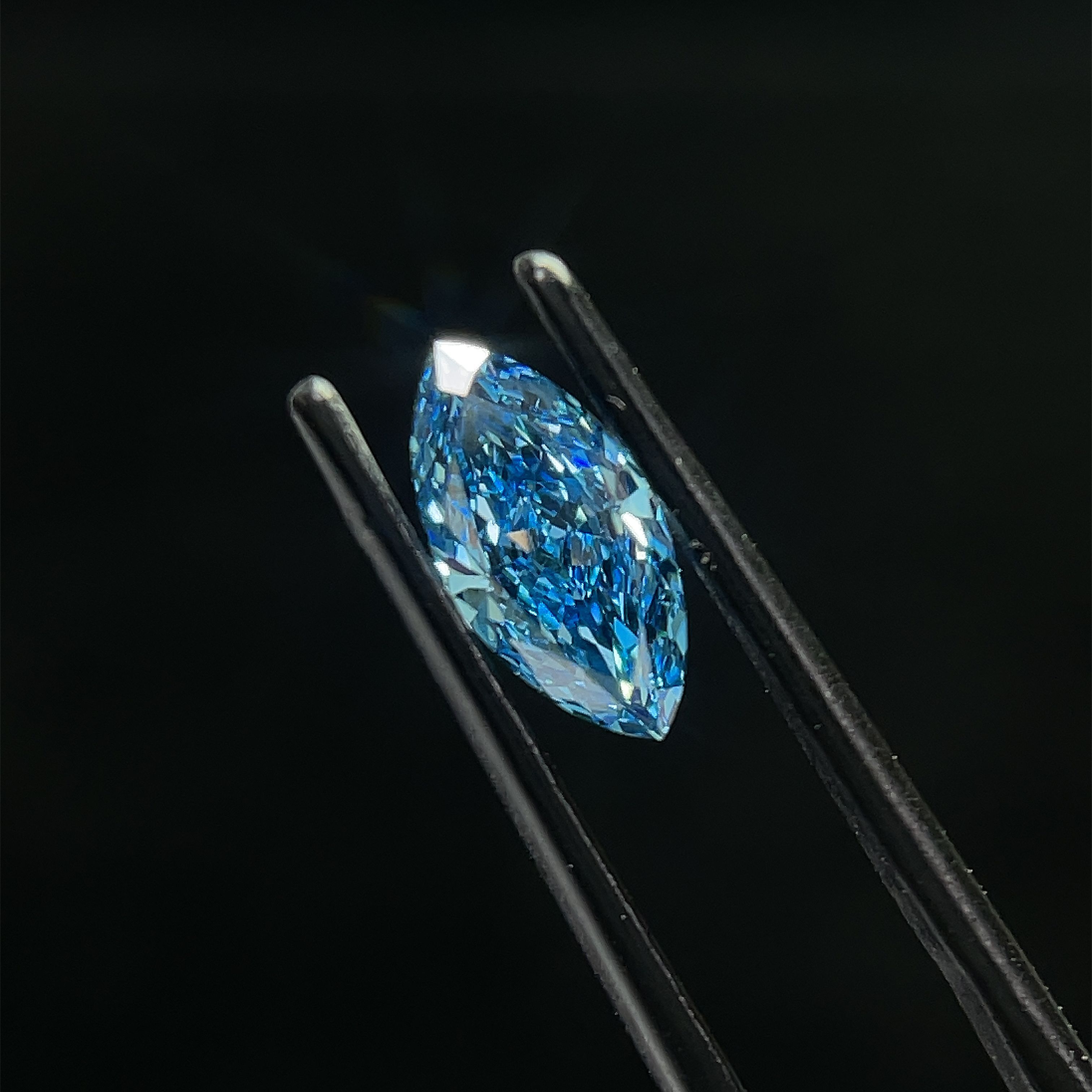 0.96 CT Fancy Vivid Blue MARQUISE