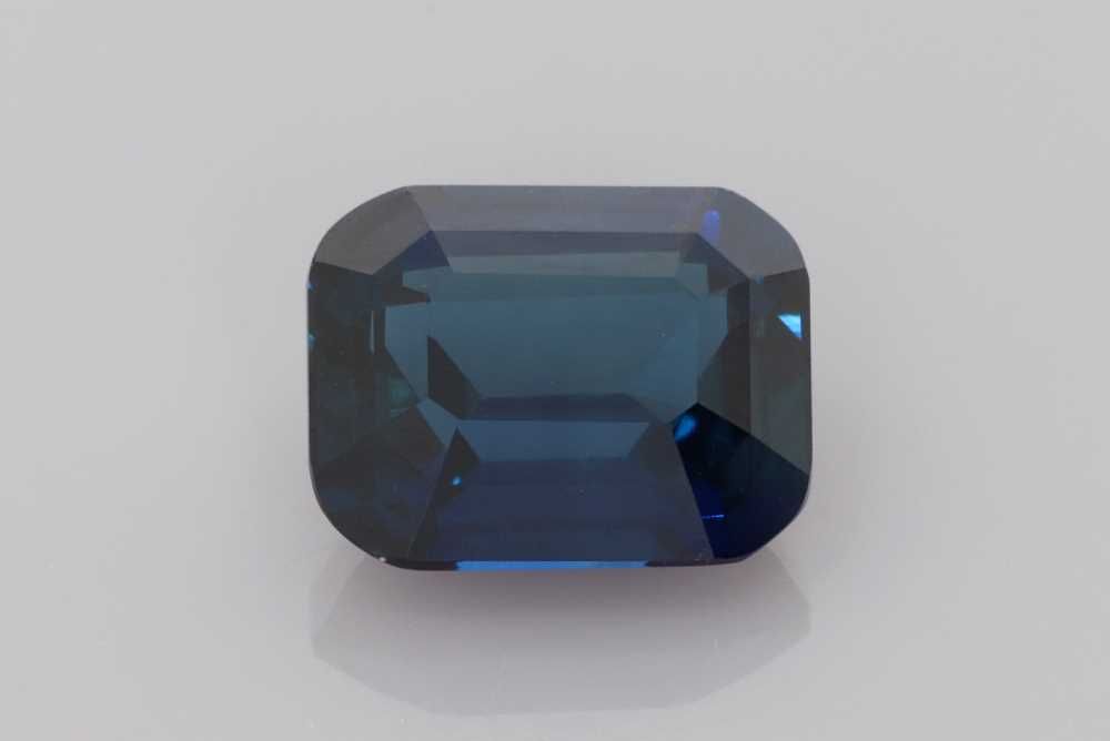 SAPPHIRE FACETED 3.8ct BLUE Deep BLUE SI MADAGASCAR HEATED