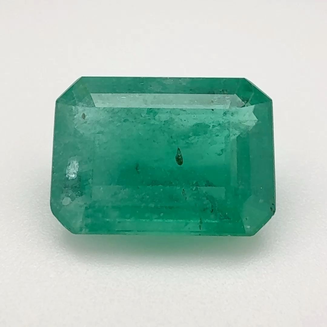 Szmaragd 6,68 ct, zielony, szlif ośmiokątny