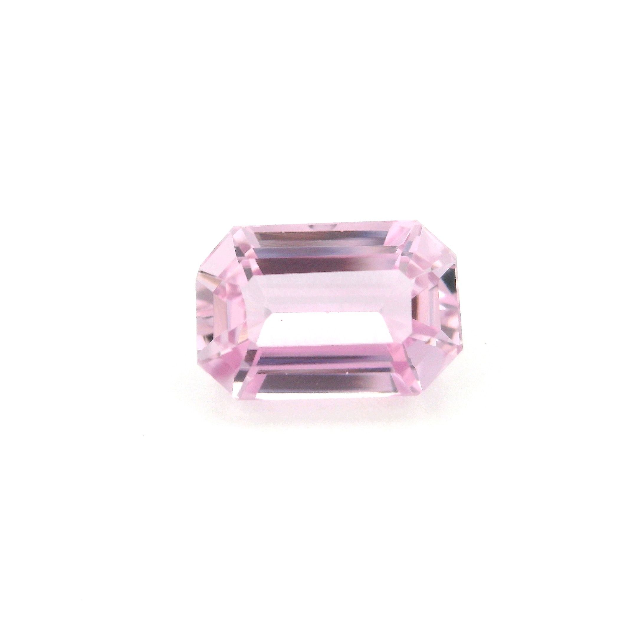 Kunzyt 5,85 ct, różowy, szlif ośmiokątny