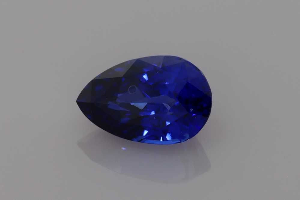 3.04 ct Pear Sapphire