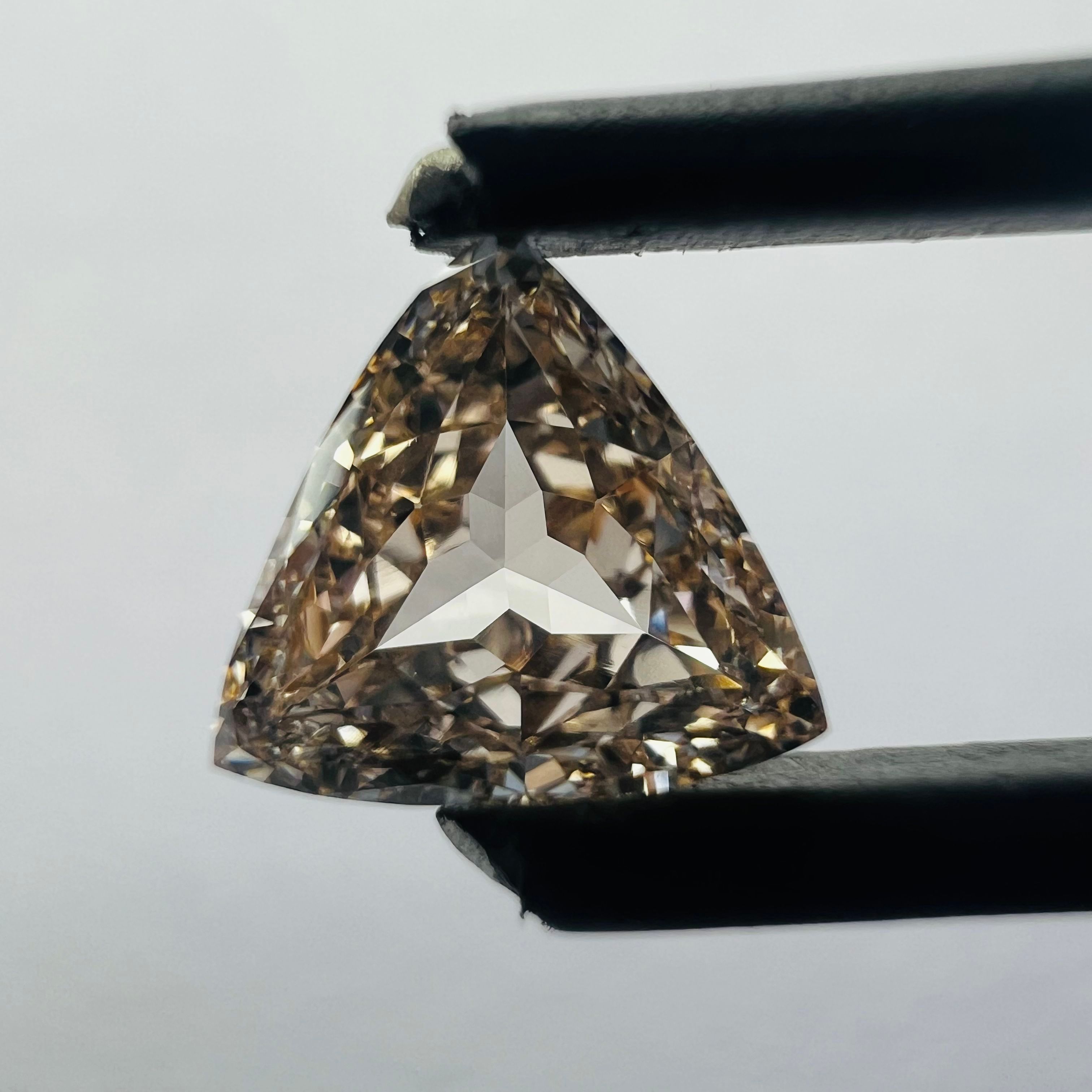 0.65 CT Orange TRILLIANT