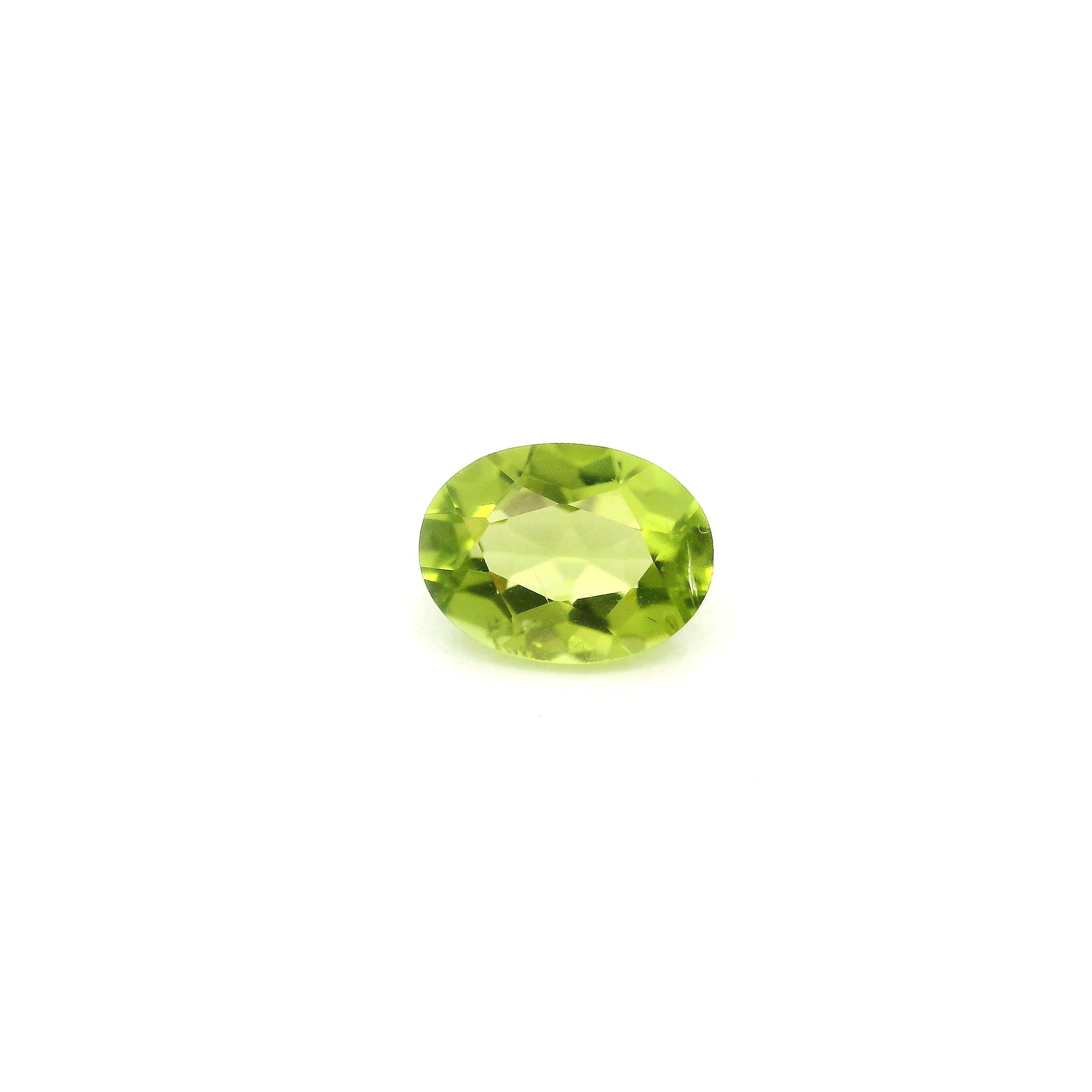 1.6 ct Oval peridot
