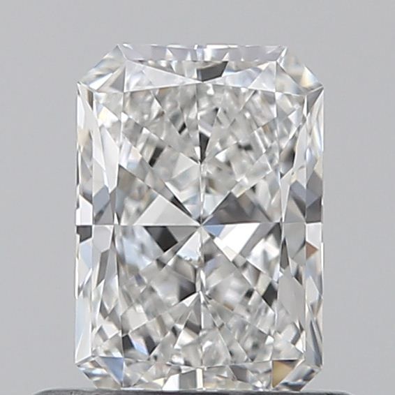 Prírodný diamant radiant,...