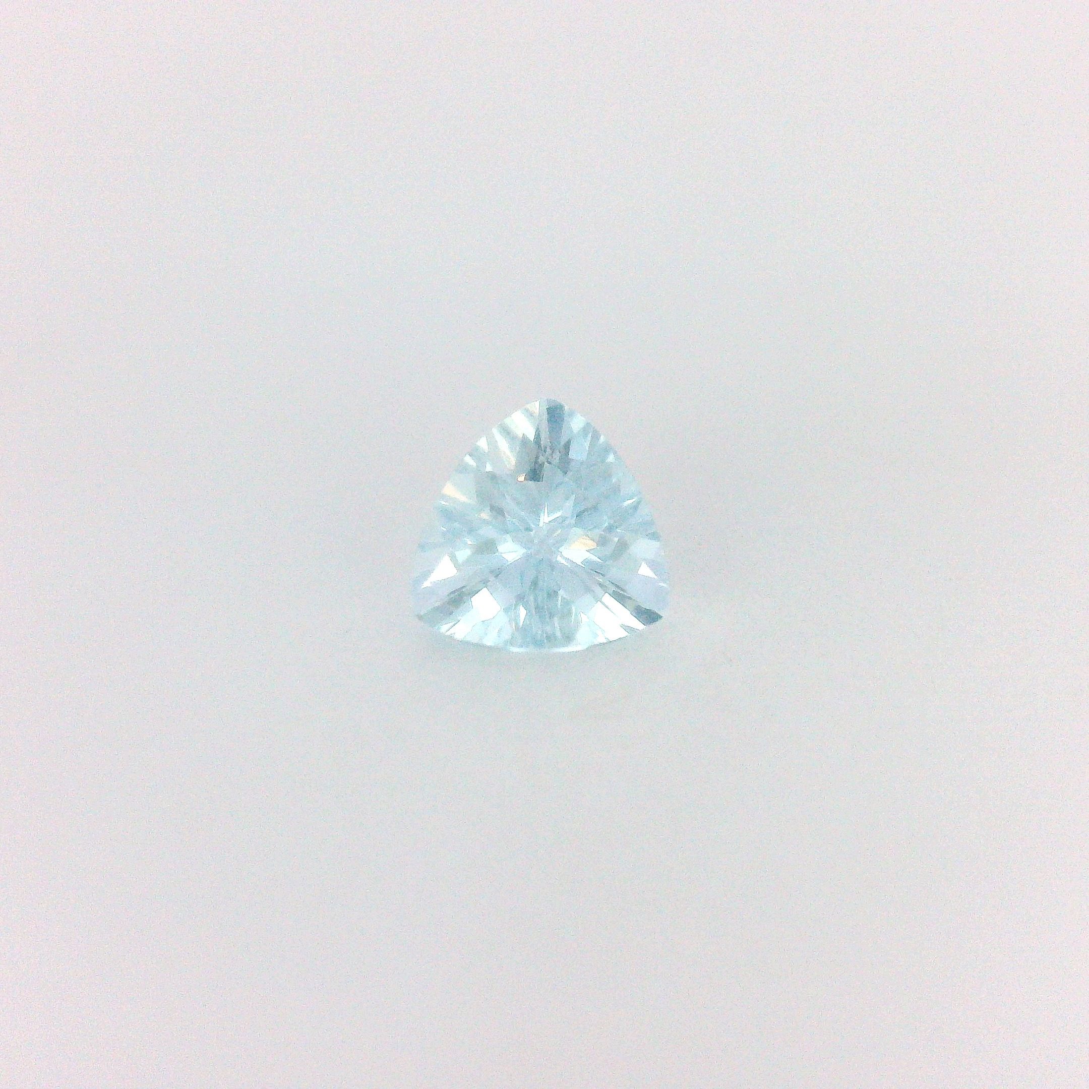 0.6 ct Triangular aquamarine