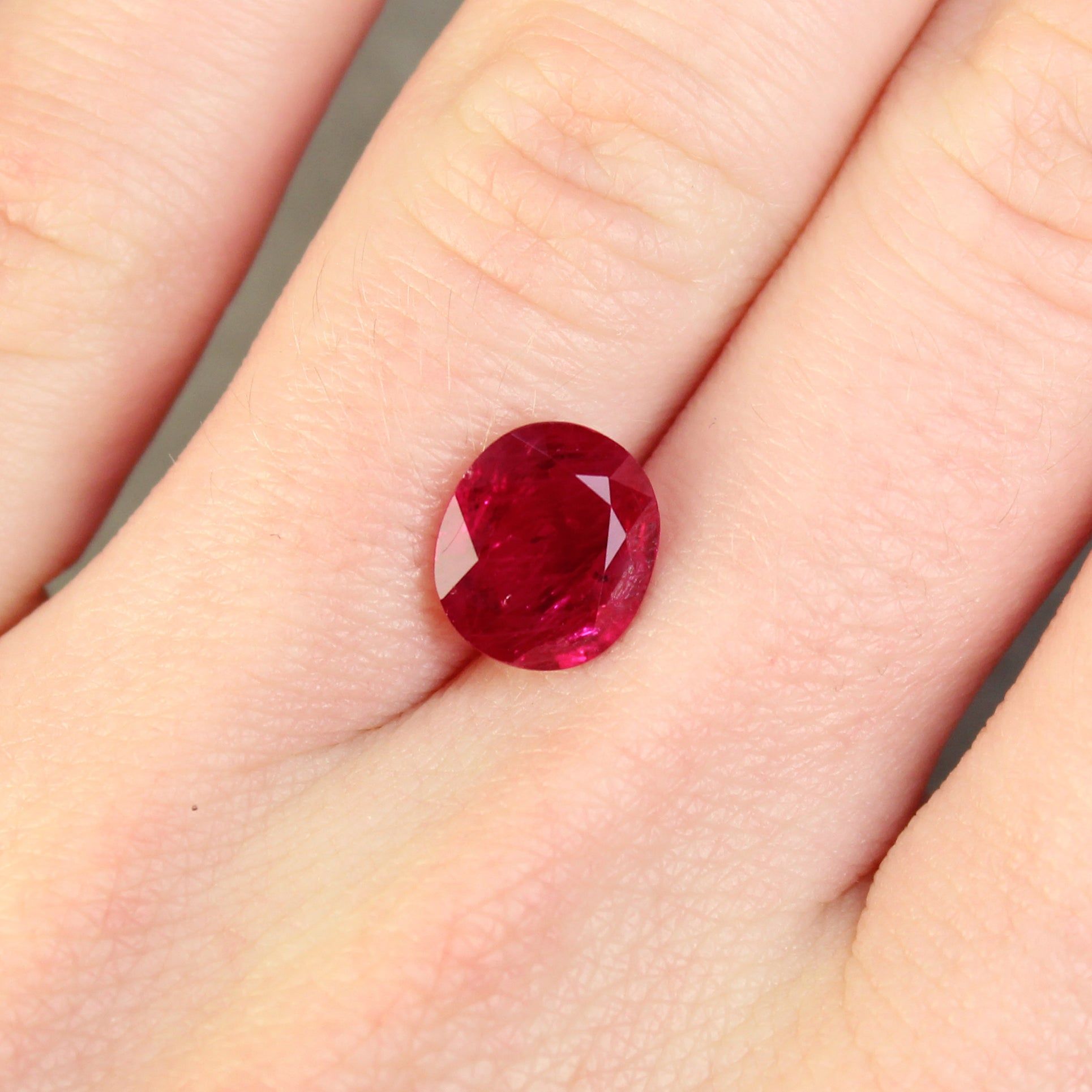 RUBY FACETED 2.62ct RED Medium Dark MI THAILAND HEATED