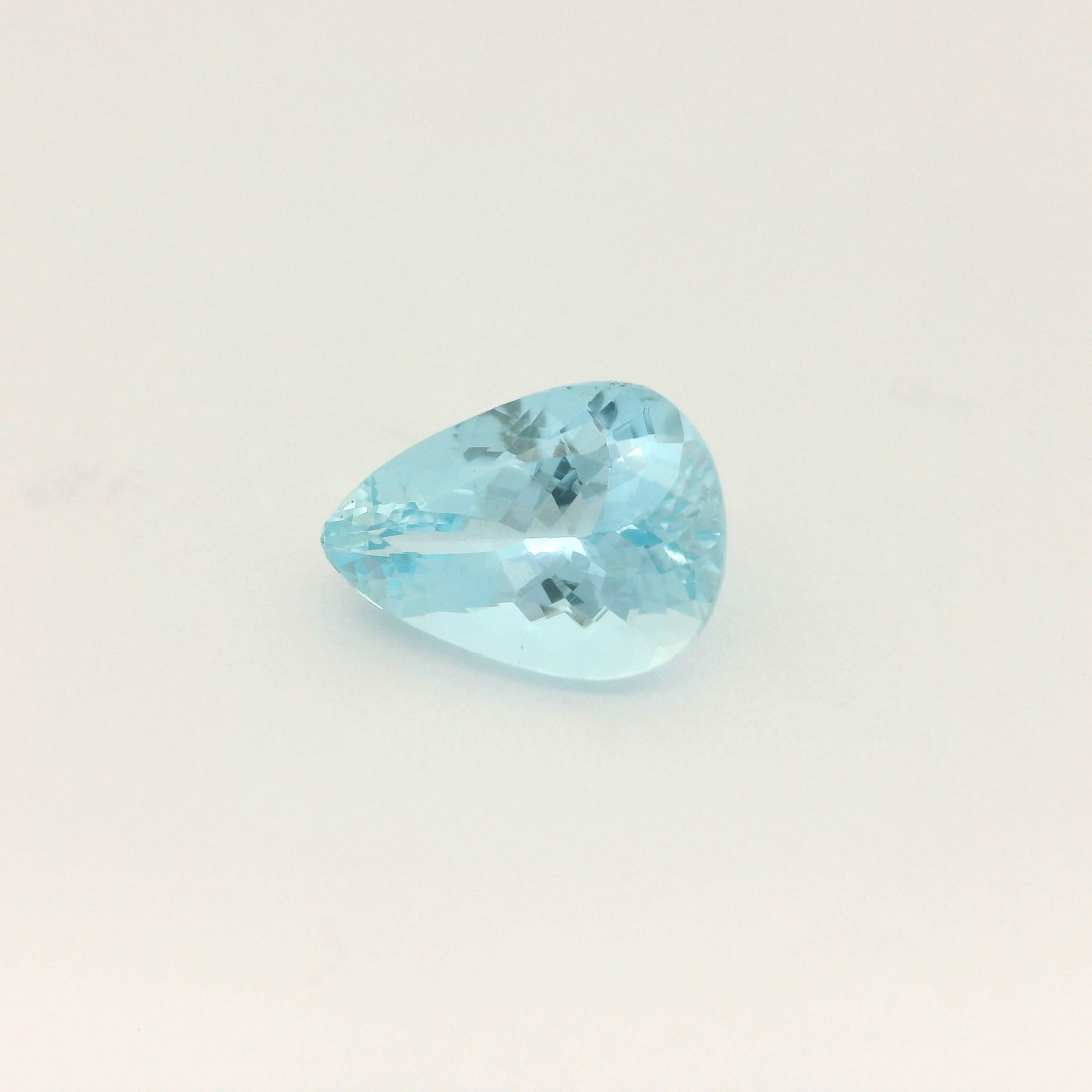 Akwamaryn 2,37 ct, niebieski, szlif gruszka