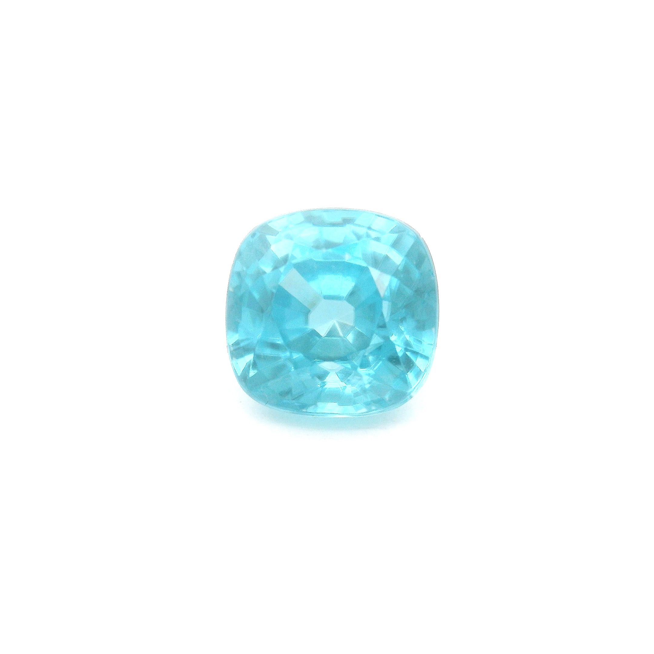 Cyrkon 4,36 ct, niebieski, szlif cushion