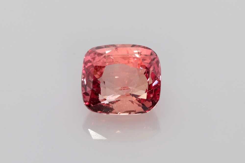 SAPPHIRE FACETED 2.1ct MULTI_COLOR Vivid MULTI_COLOR SI MADAGASCAR HEATED
