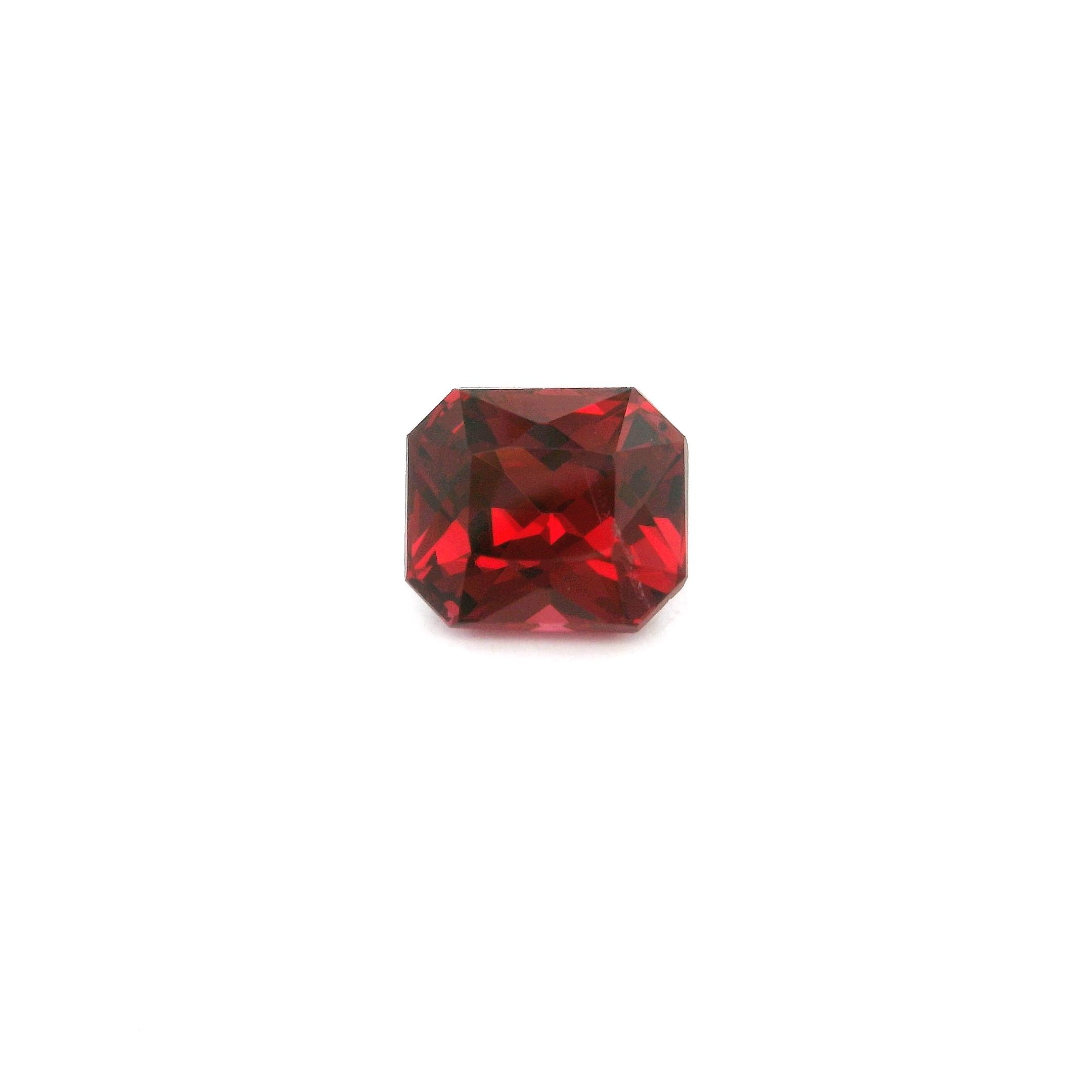 Granat 1,99 ct, różowy, szlif ośmiokątny