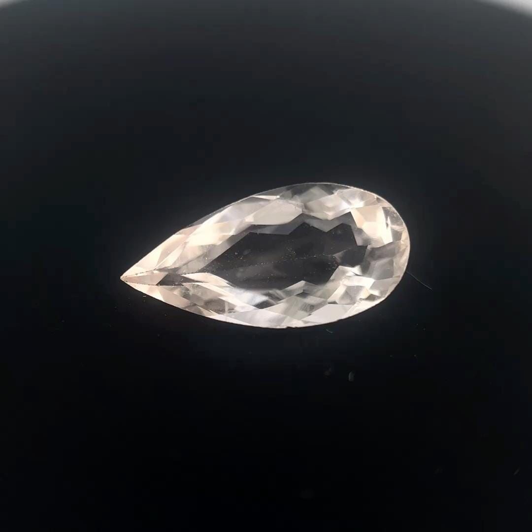 Morganit 2,27 ct, różowy, szlif gruszka