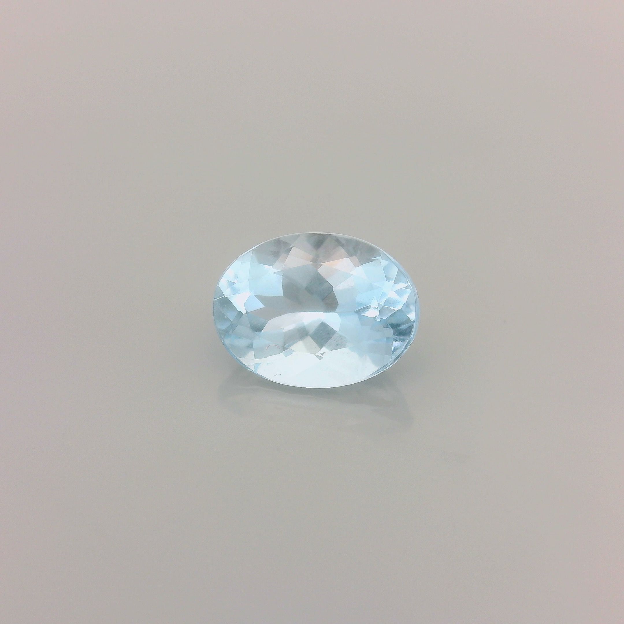 Akwamaryn 1,21 ct, niebieski, szlif owalny