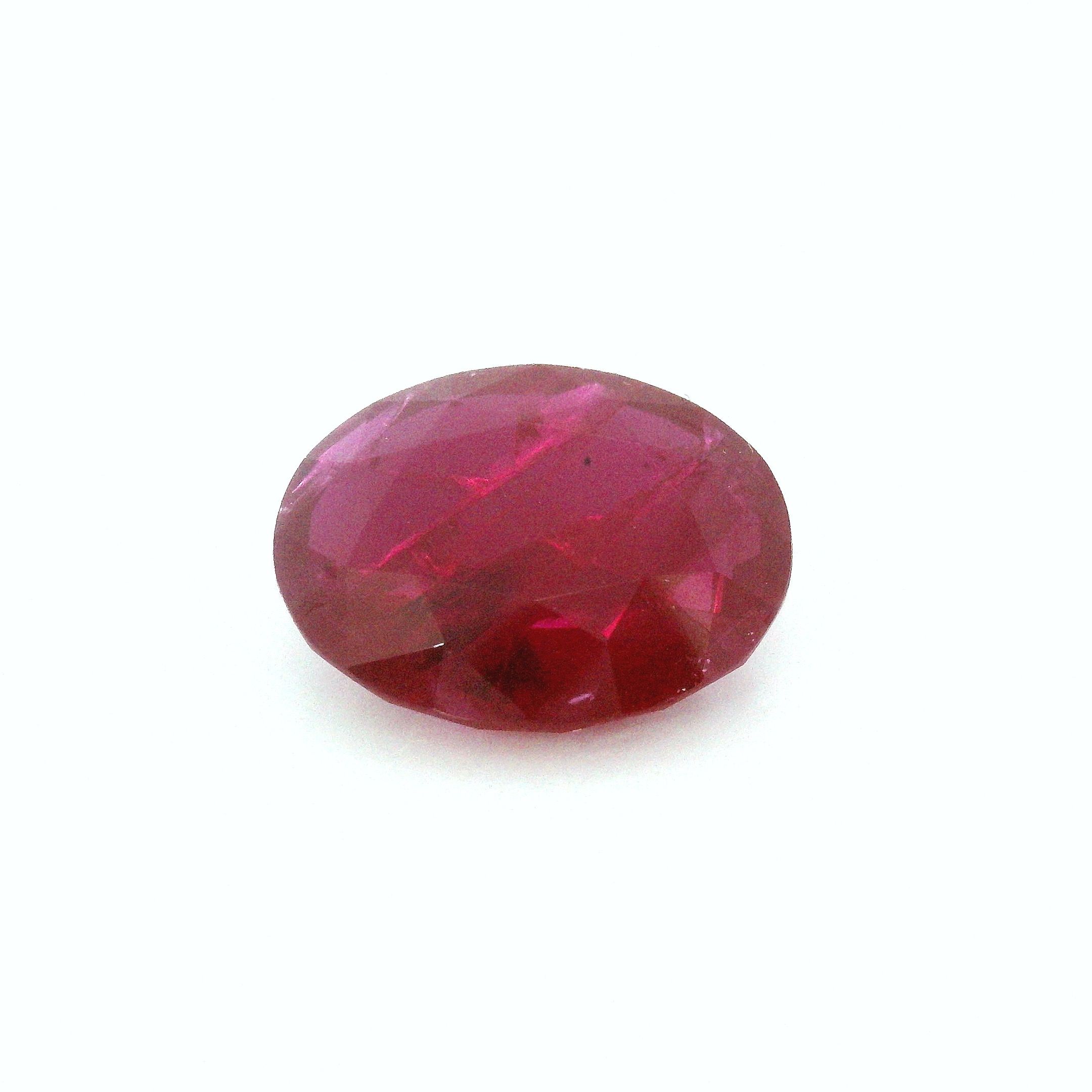Rubin 5,33 ct, czerwony, szlif owalny