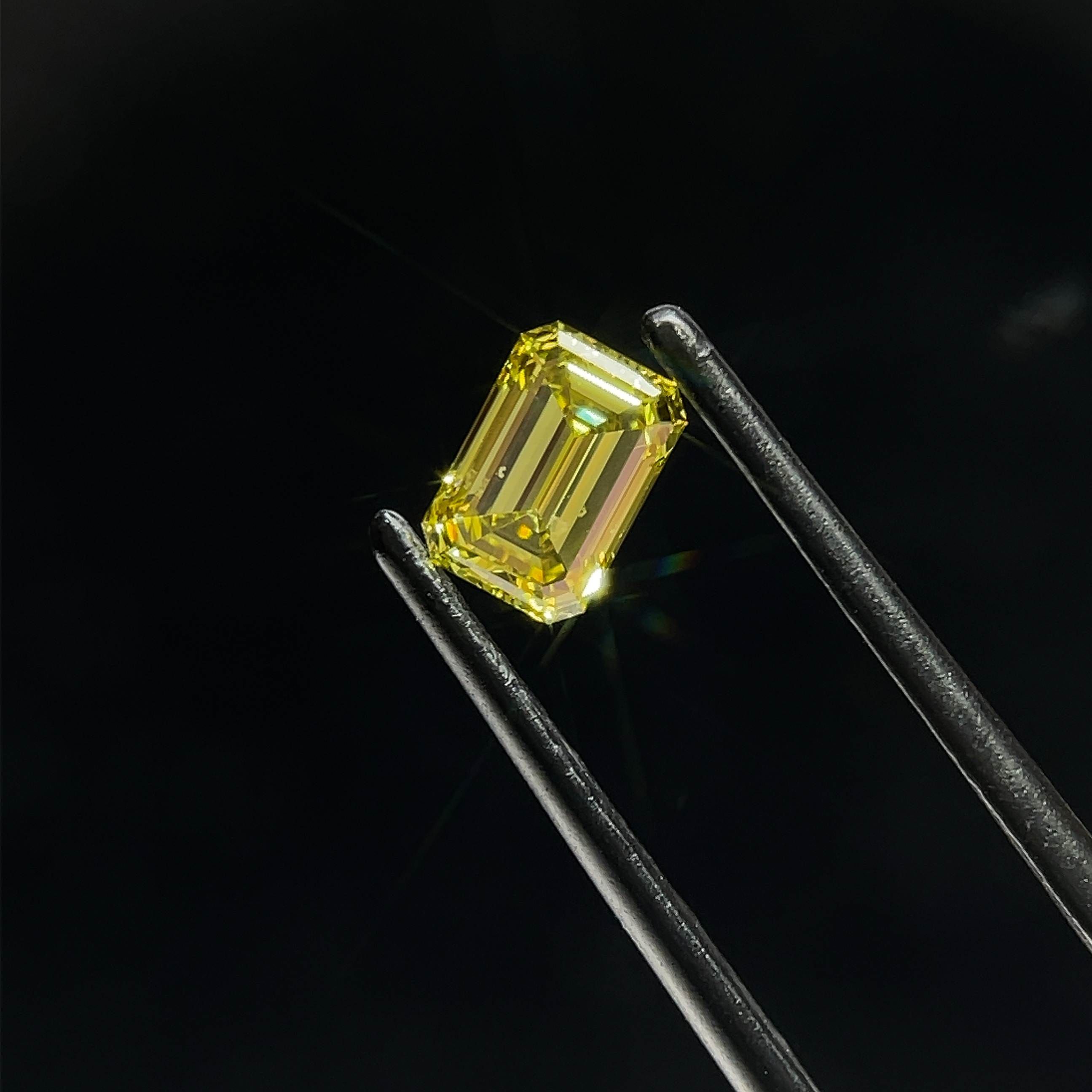 0.79 CT Fancy Green Yellow EMERALD