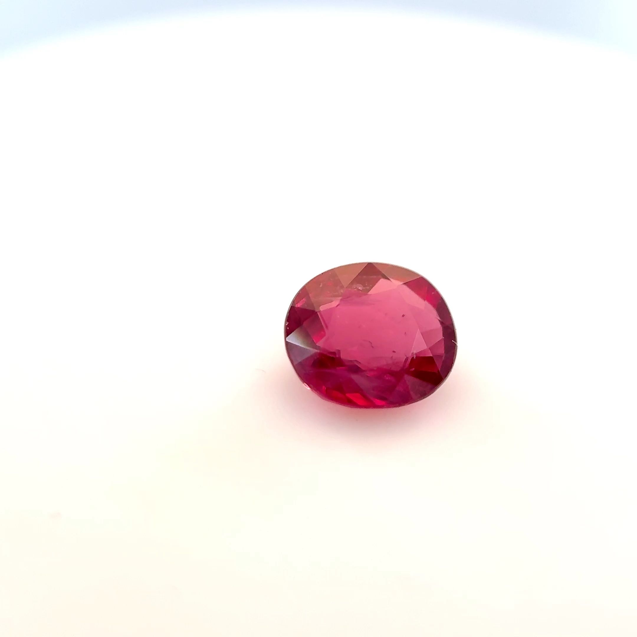 RUBY FACETED 0.61ct RED Vivid medium EC THAILAND HEATED