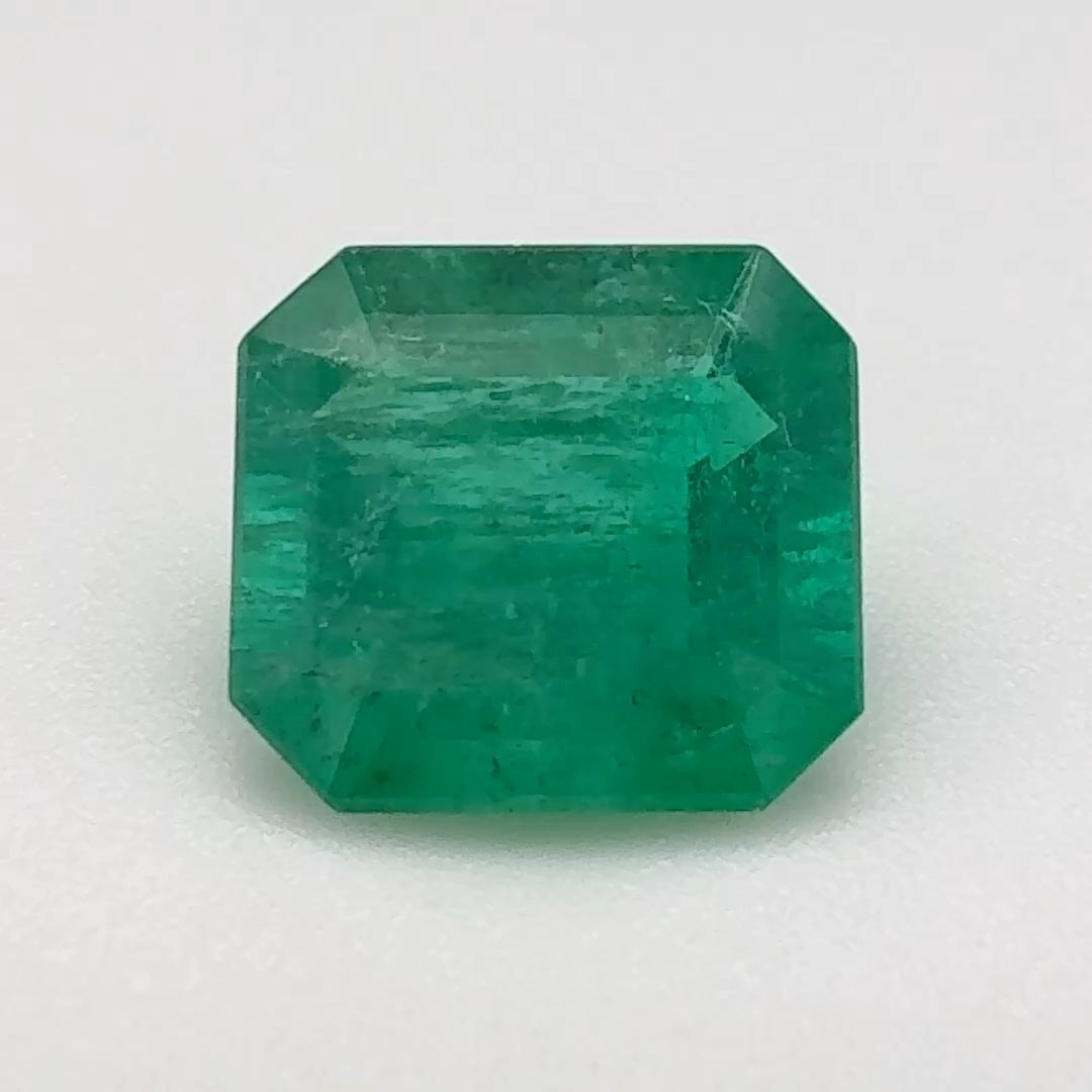 Szmaragd 3,04 ct, zielony, szlif ośmiokątny