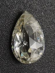Prírodný diamant briolette,...