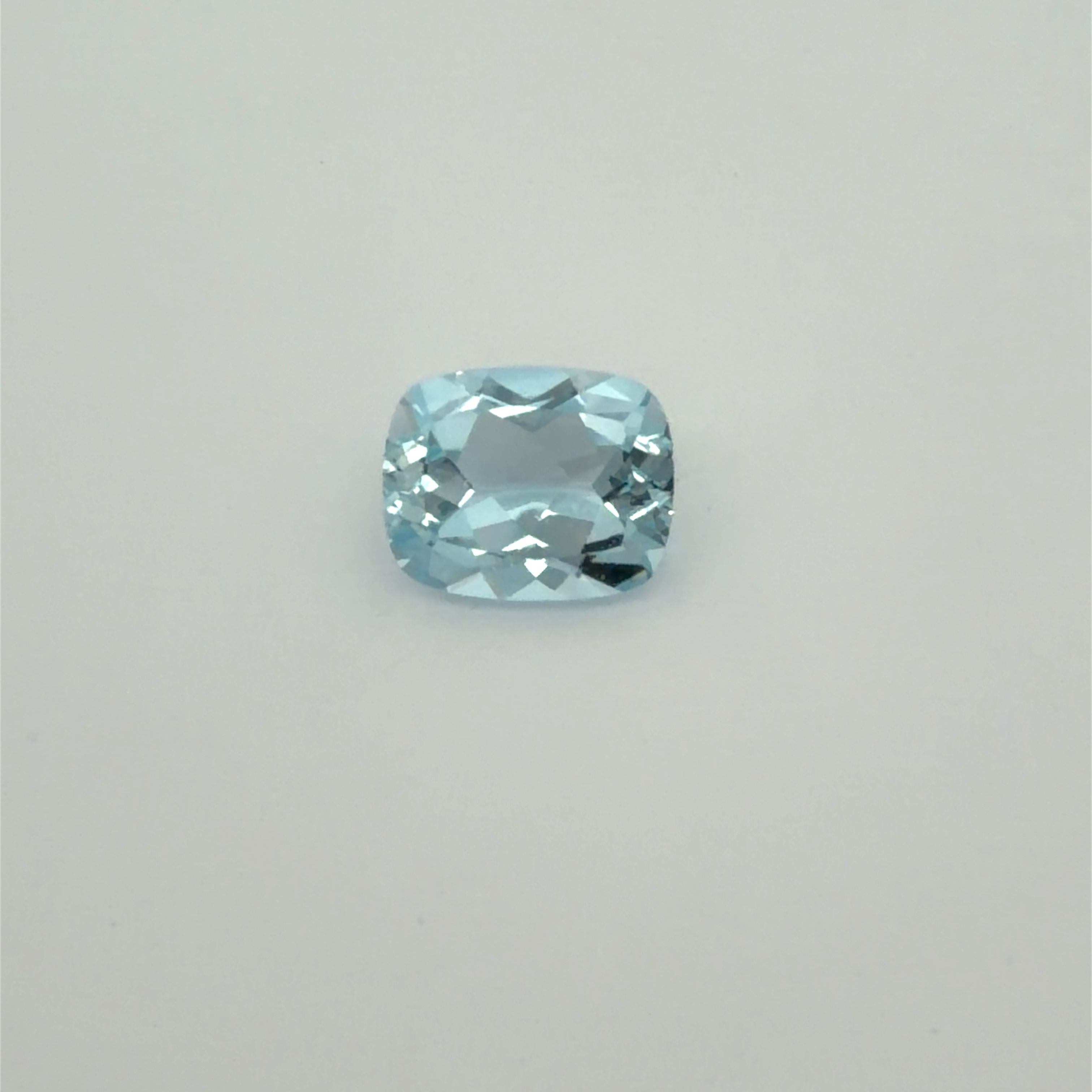 Akwamaryn 2,55 ct, niebieski, szlif cushion