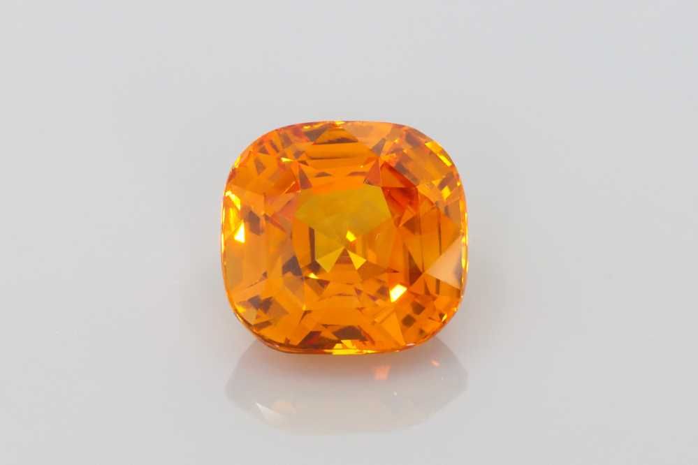 Szafir 5,51 ct, pomarańczowy, szlif cushion