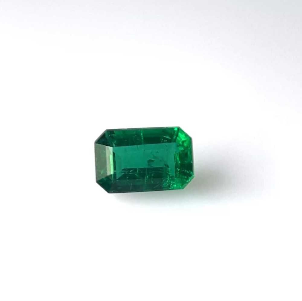 Szmaragd 3,07 ct, zielony, szlif szmaragdowy