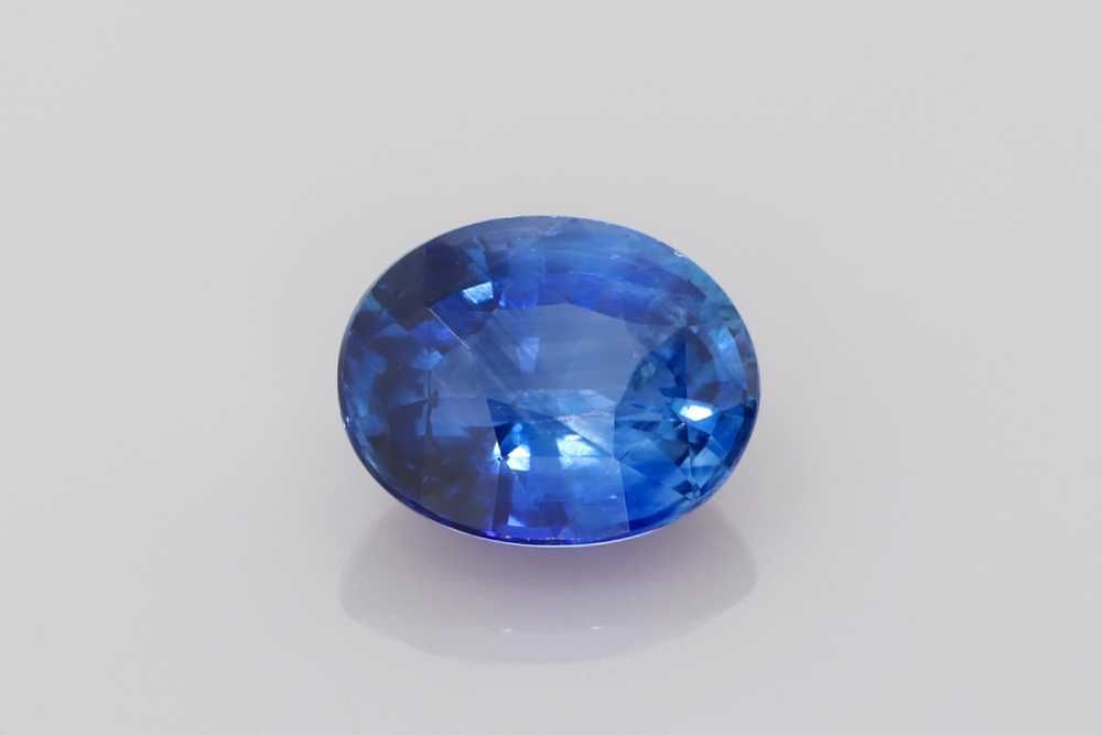 3.07 ct Oval Sapphire