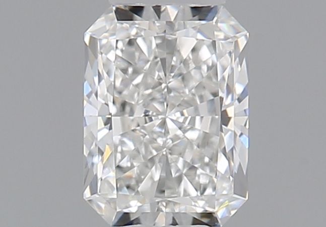 Prírodný diamant radiant,...