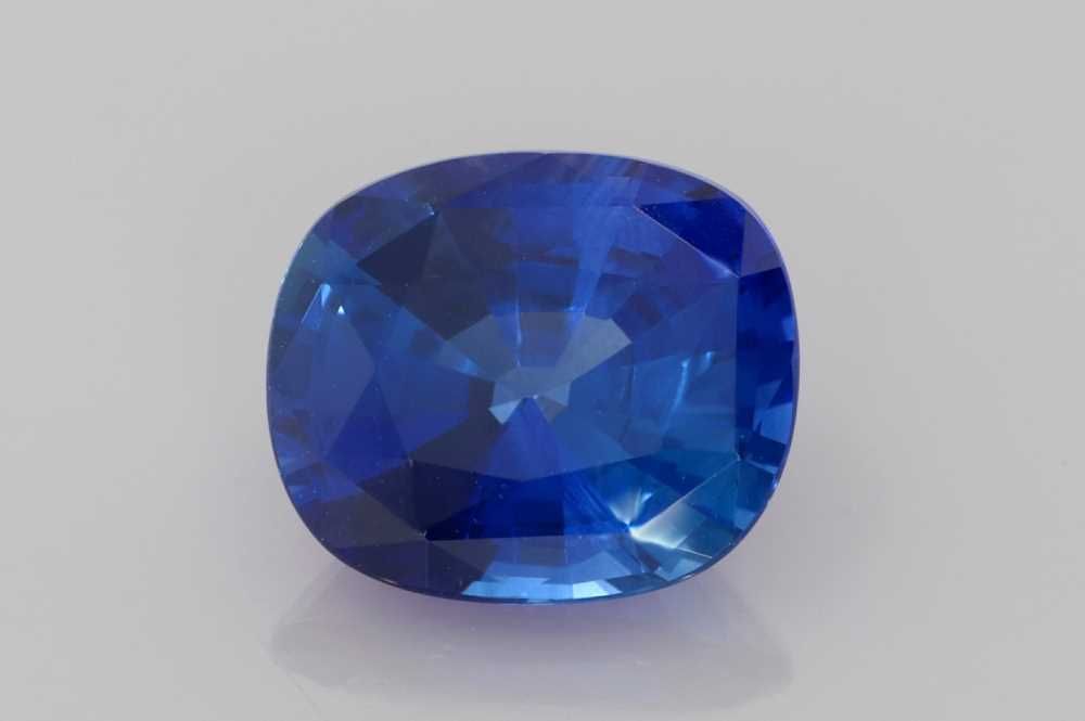 Szafir 2,67 ct, niebieski, szlif cushion