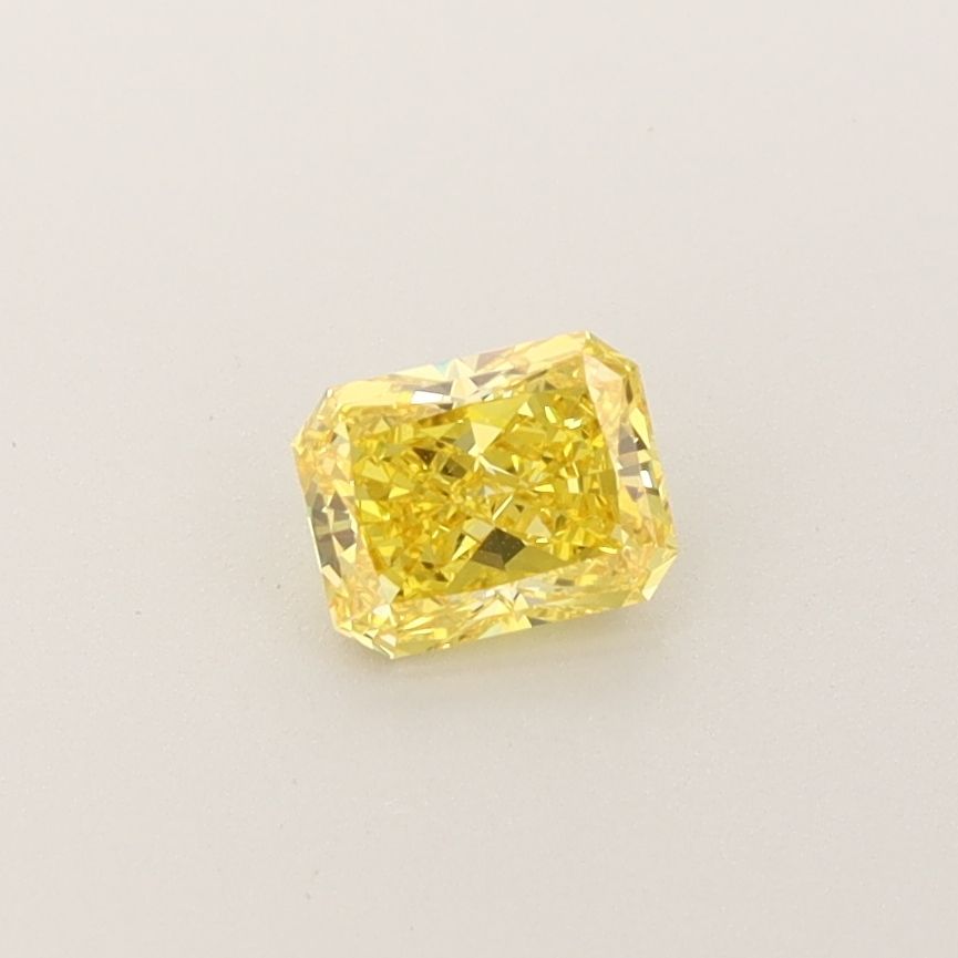 0.6 CT Fancy Vivid Yellow RADIANT