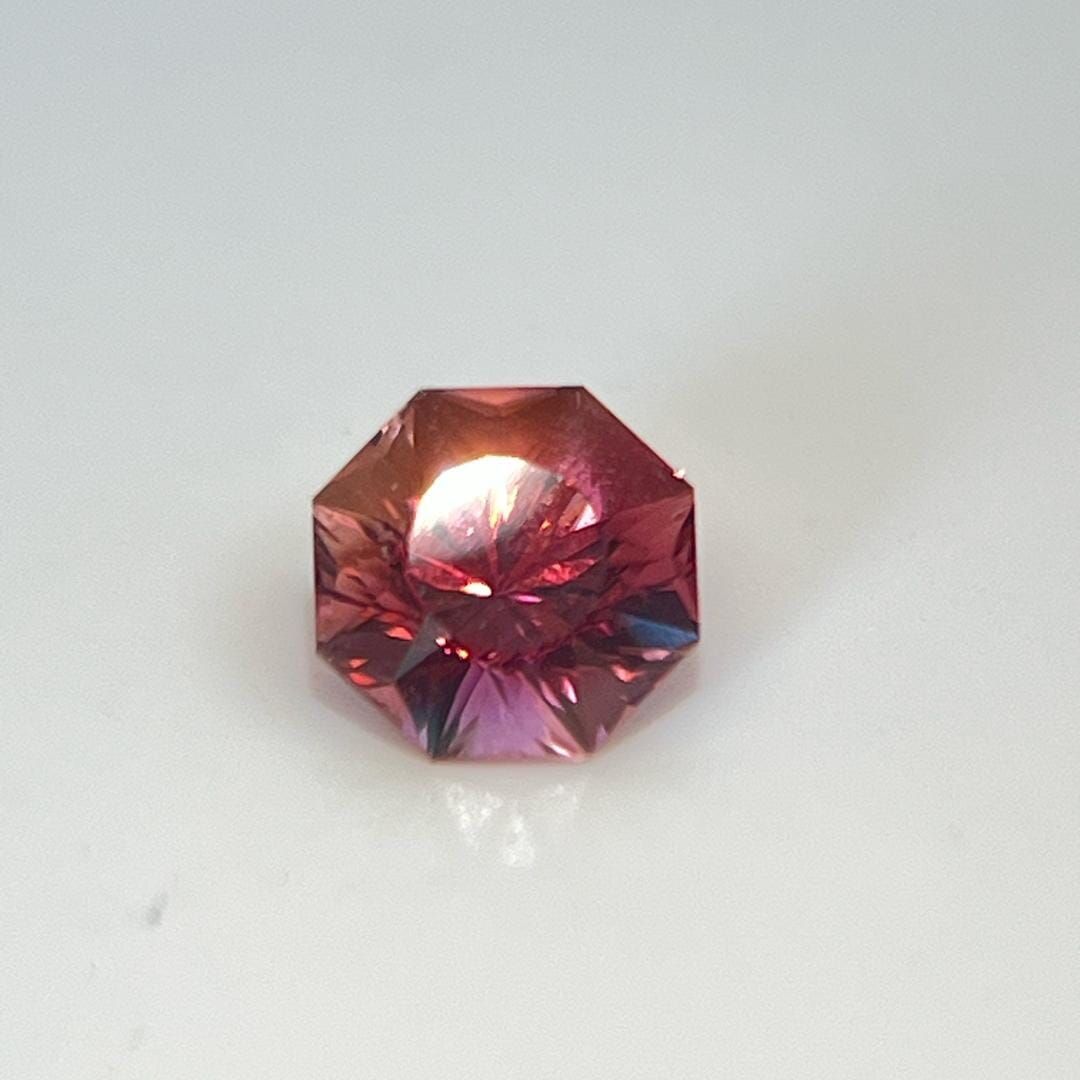 Turmalin 1,23 ct, różowy, szlif ośmiokątny