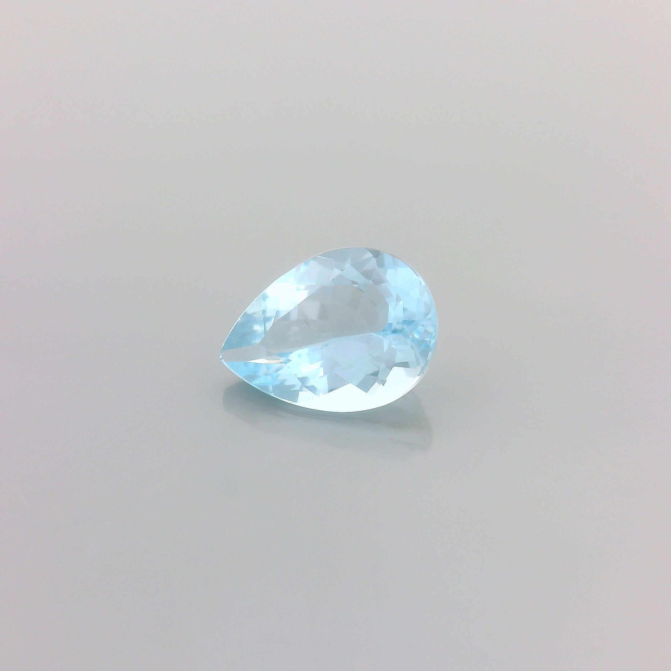 Akwamaryn 1,01 ct, niebieski, szlif gruszka