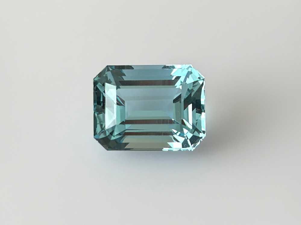 Akwamaryn 18,53 ct, niebieski, szlif szmaragdowy