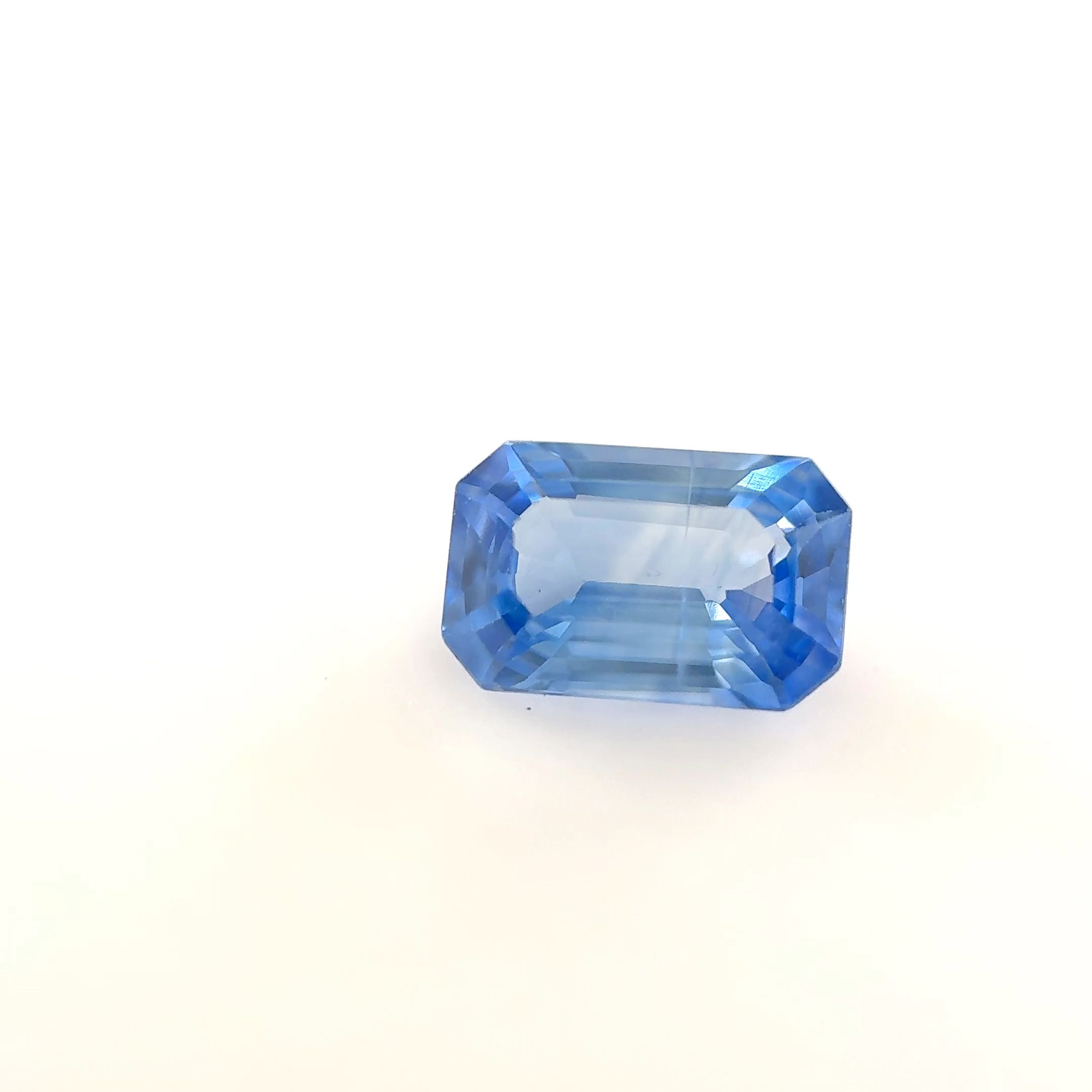 SAPPHIRE FACETED 0.99ct BLUE Vivid light SI SRILANKA HEATED