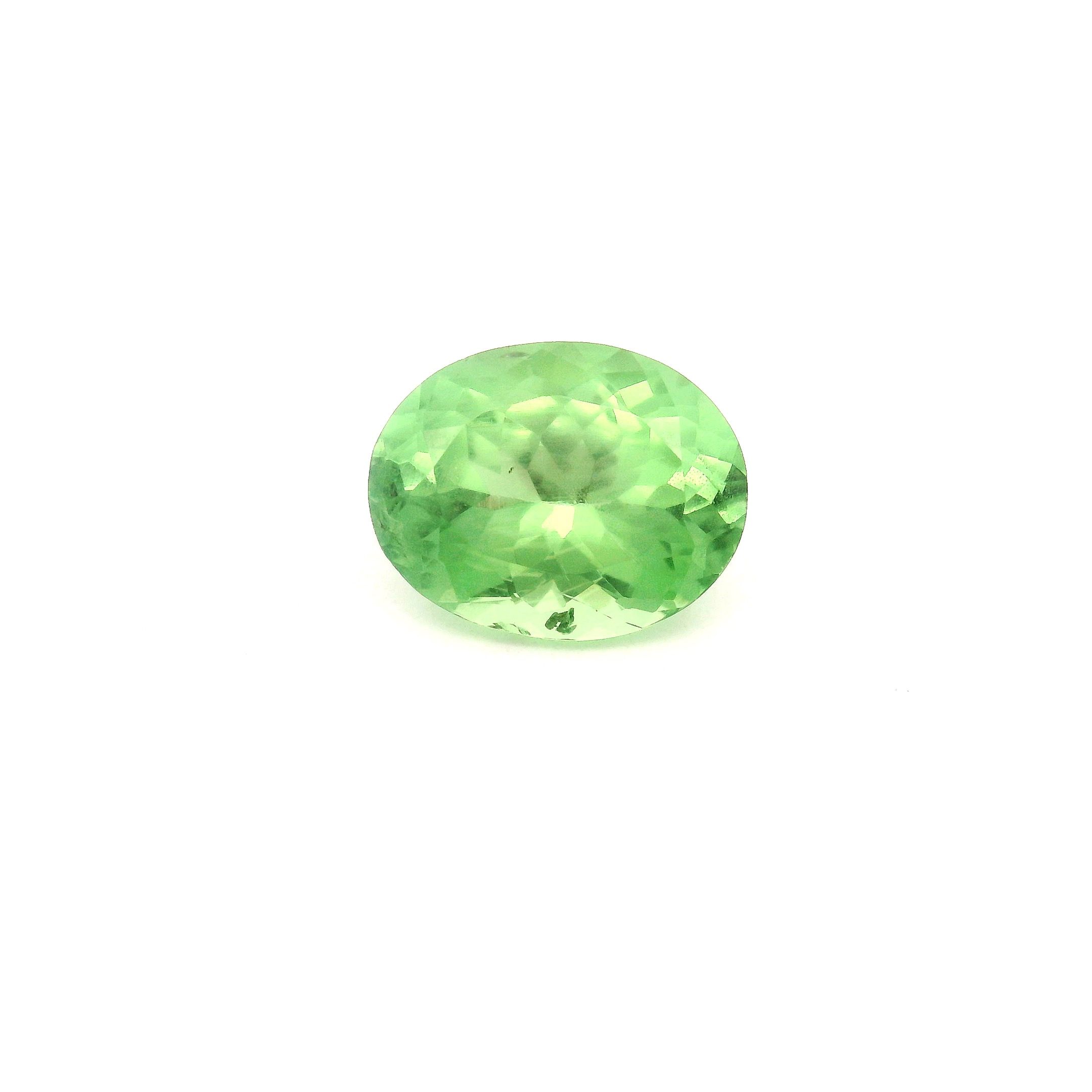 Granat 1,82 ct, zielony, szlif owalny