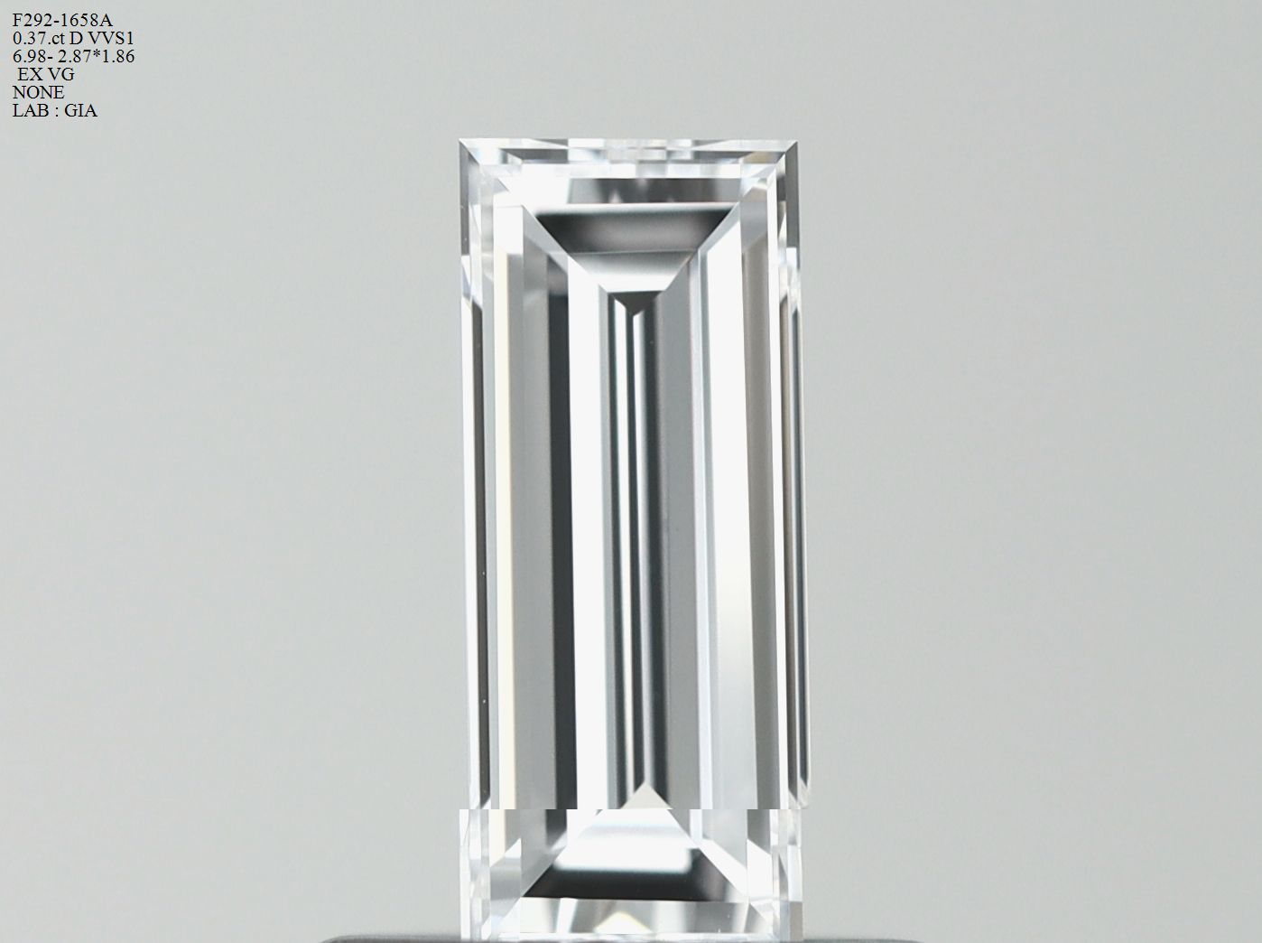 Prírodný diamant bageta,...