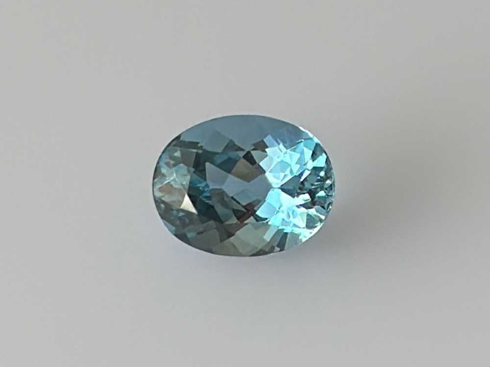 Akwamaryn 1,85 ct, niebieski, szlif owalny