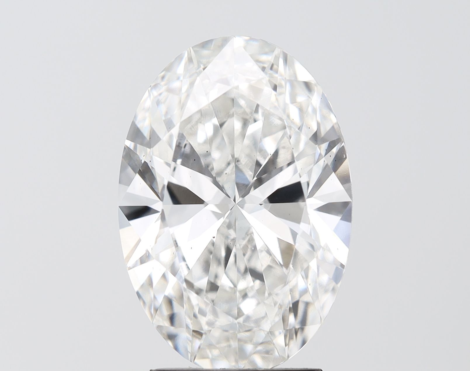 Diamant Ovale 4.11 ct - Couleur F - Pureté VS2