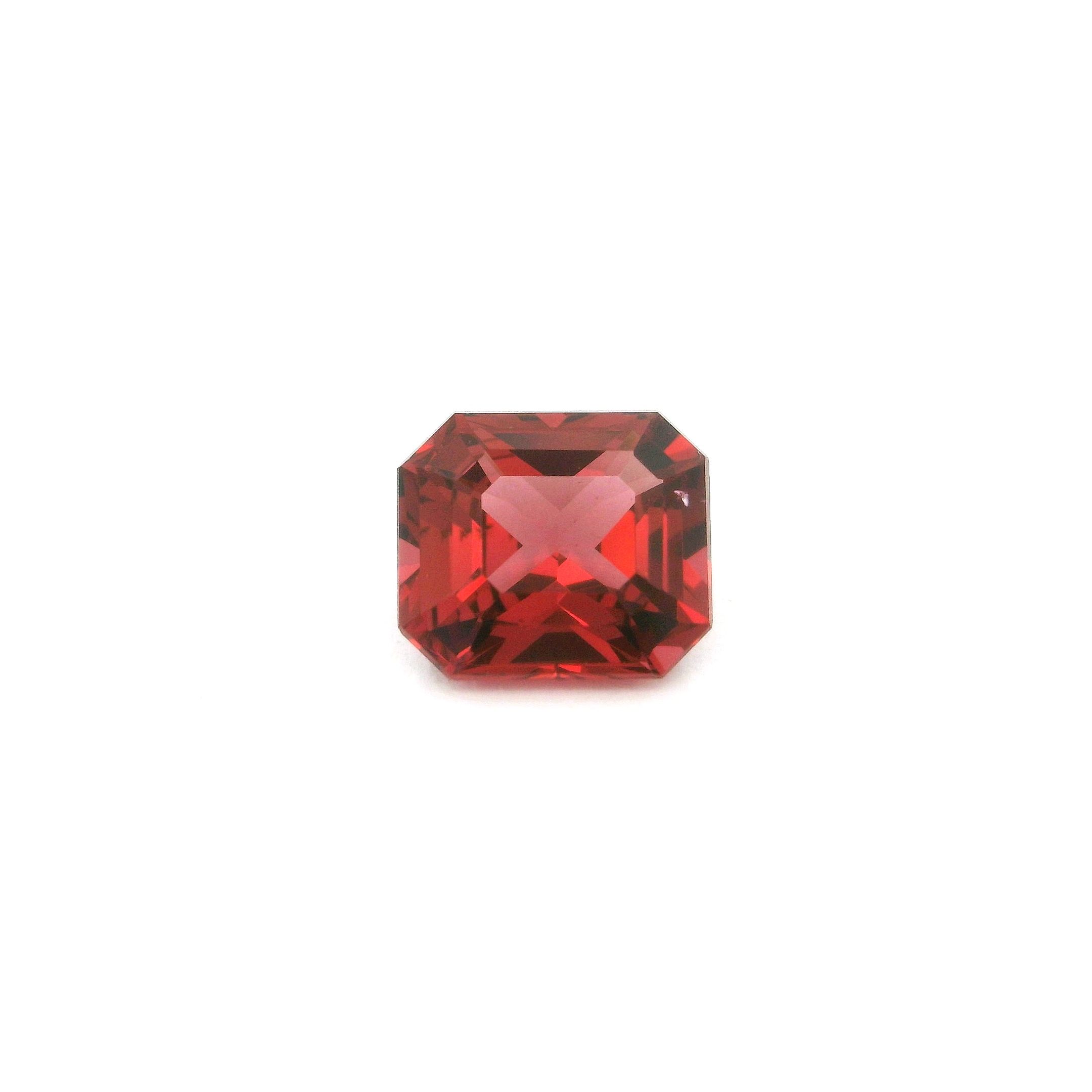 Granat 1,77 ct, różowy, szlif ośmiokątny