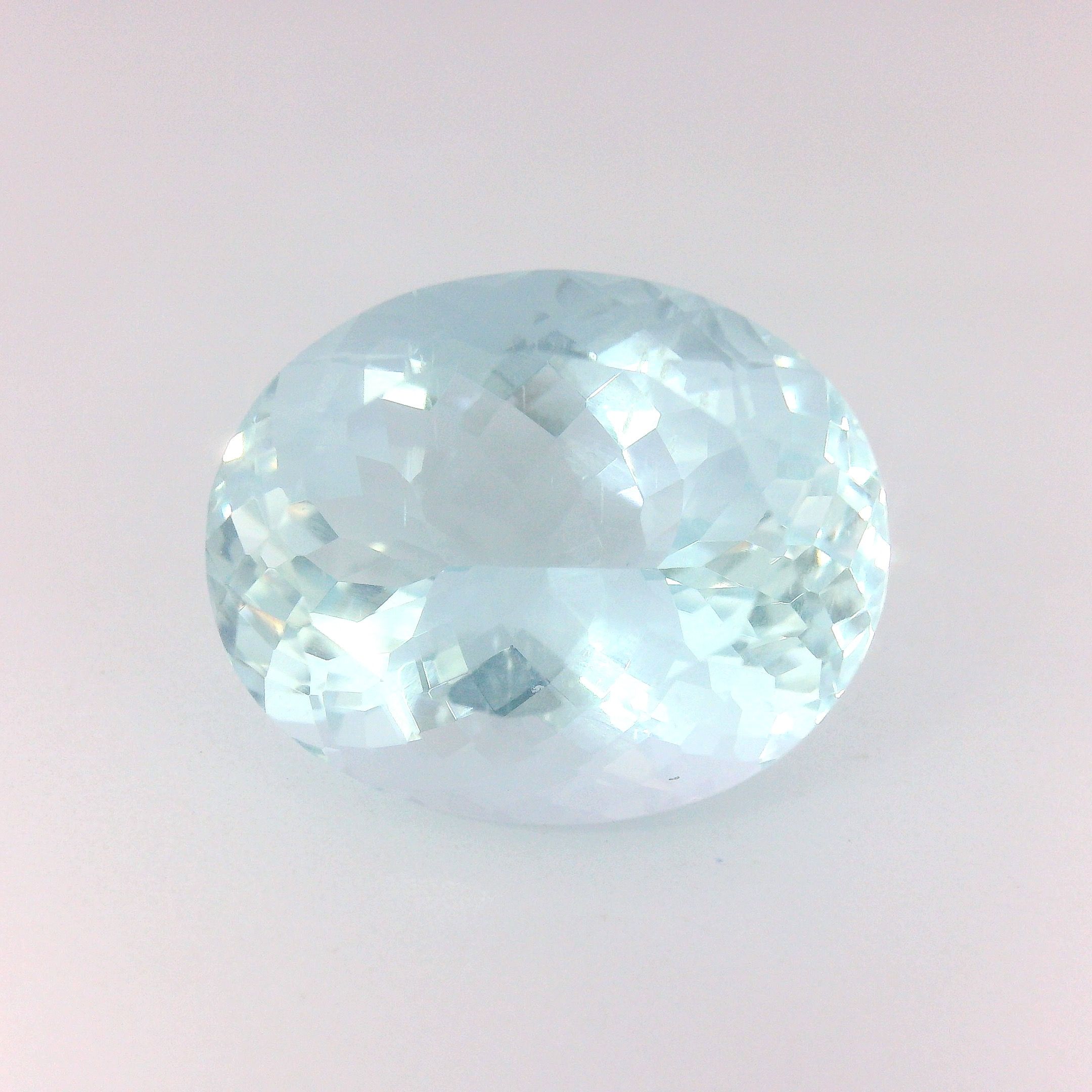 Akwamaryn 9,63 ct, niebieski, szlif owalny