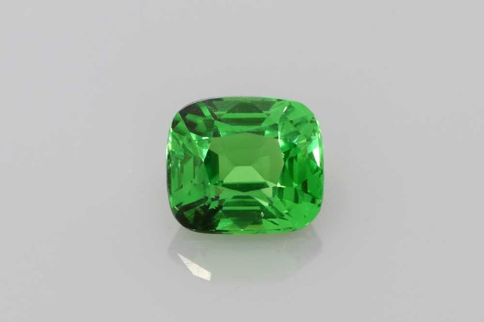 Granat 1,58 ct, zielony, szlif cushion